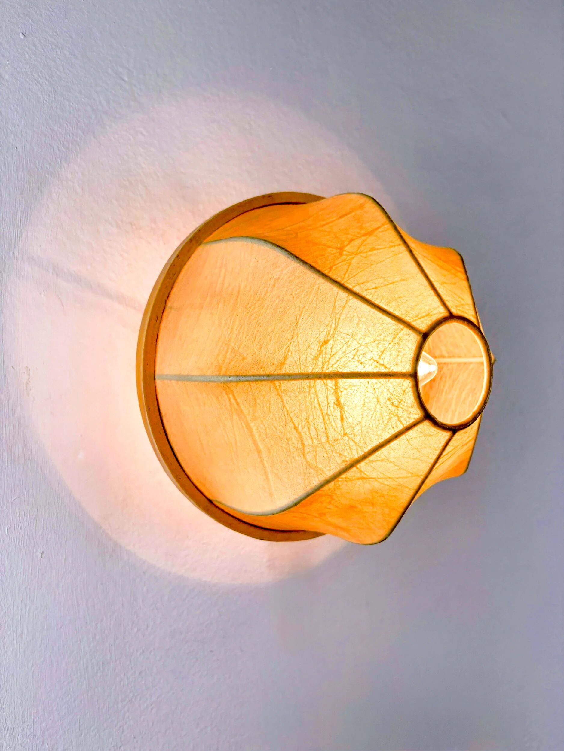 Applique murale italienne "Cocoon", années 1970