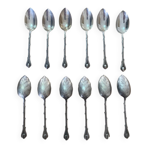 12 cuillères à moka en métal argenté