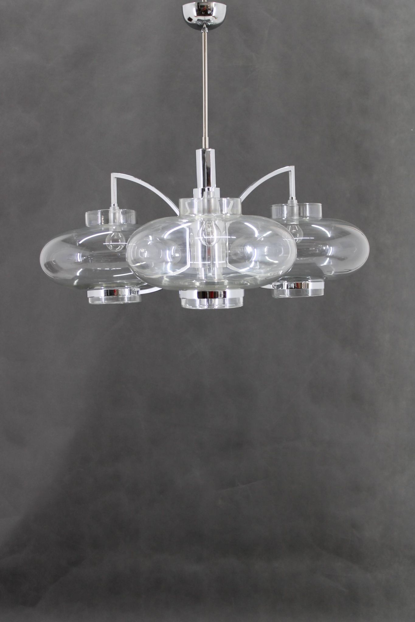 Lustre italien en verre et chrome des années 1970