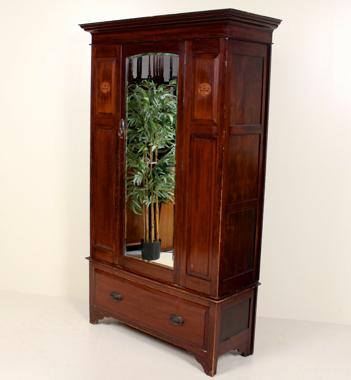 Wardrobe mahogany carved mirror new art