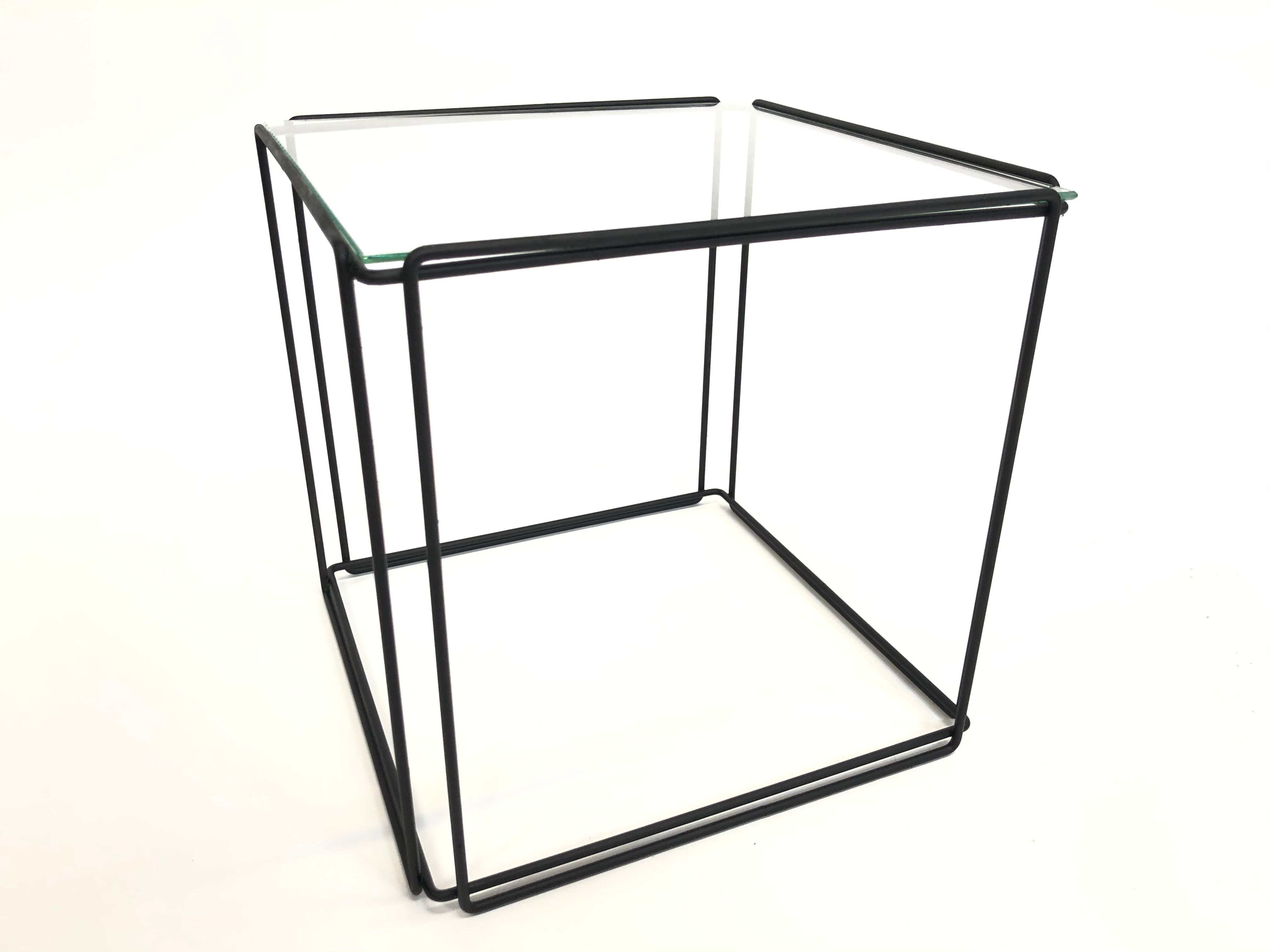 Max Sauze design tables edited by Isocèle