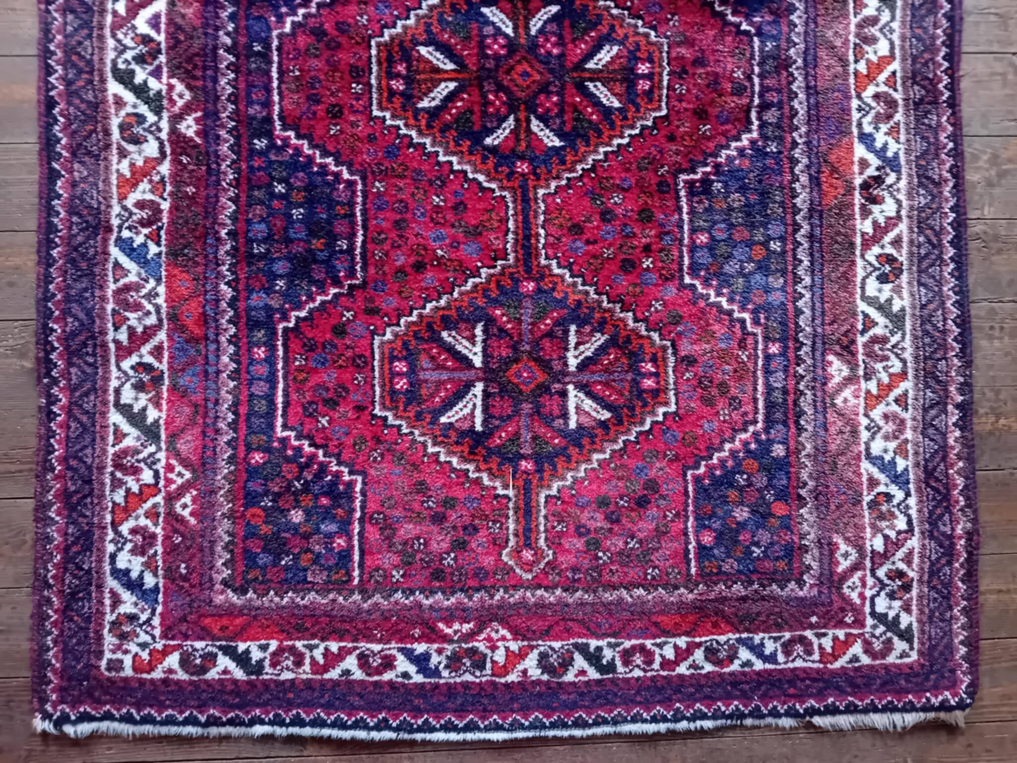Handmade Persian Qashqai rug 172x125cm