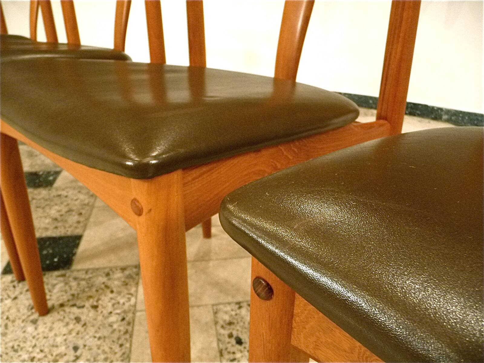 Ensemble de 4 chaises de salle à manger "Juliane" en teck par Johannes Andersen pour Uldum, Danemark 1960