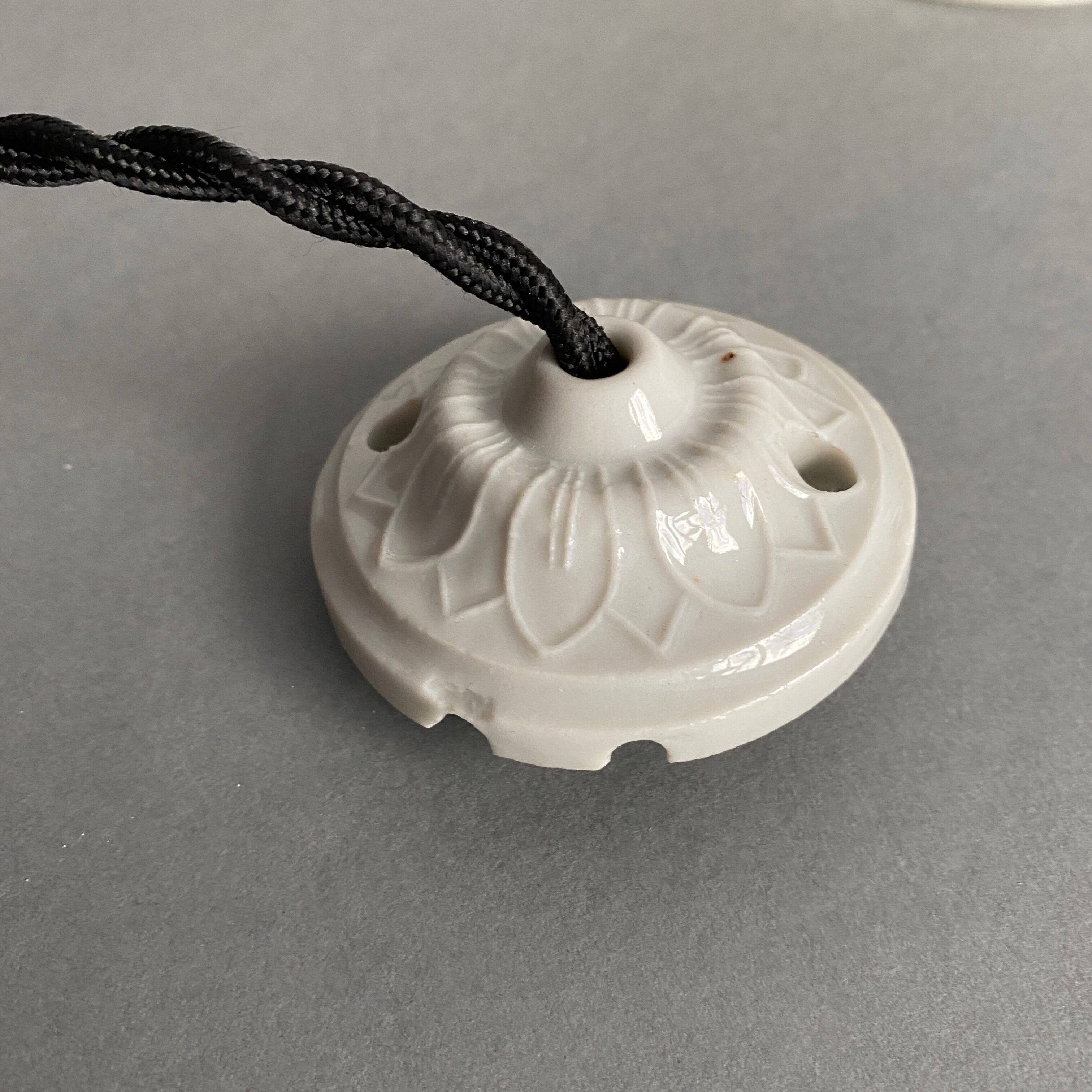 Lot 2 art-deco "skyscraper" hanging lamps