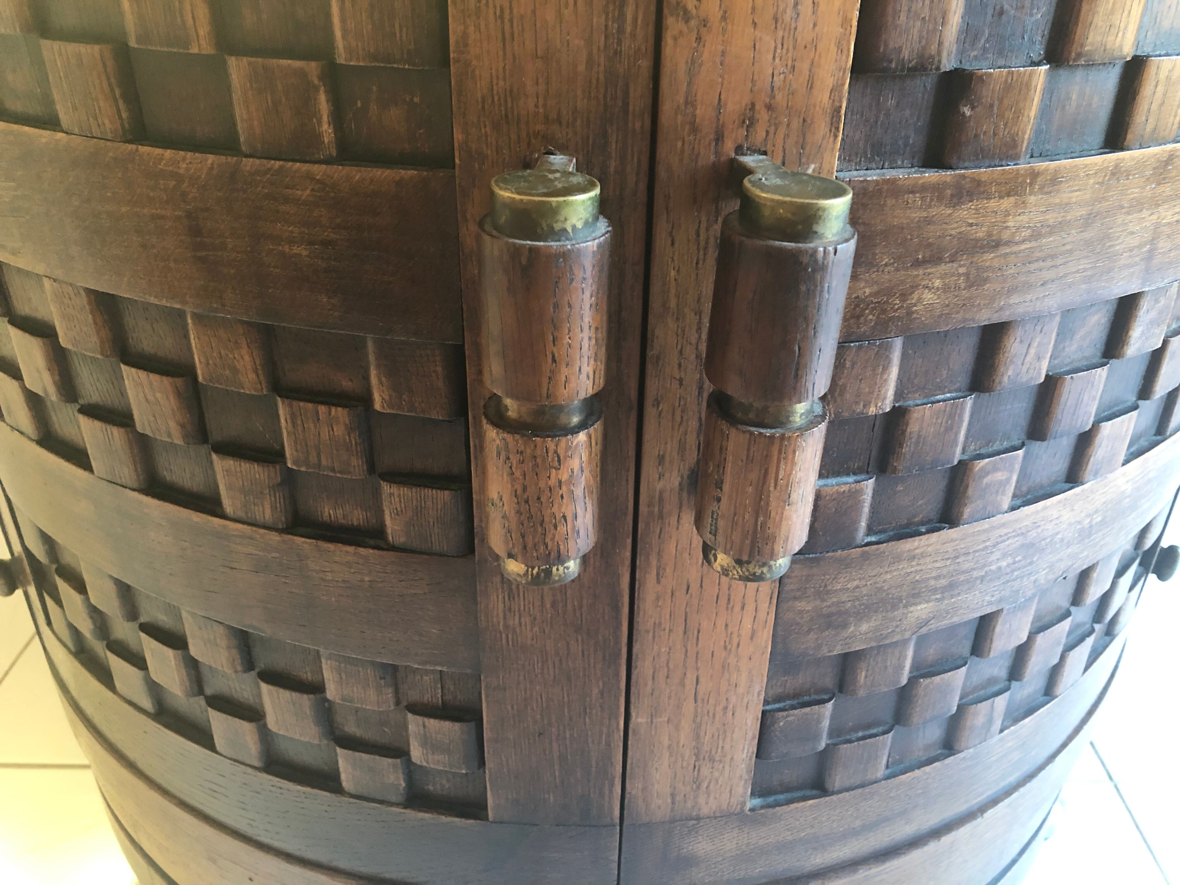 Circular art deco bar