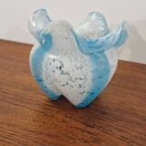 Vase en pâte de verre bleu et blanc