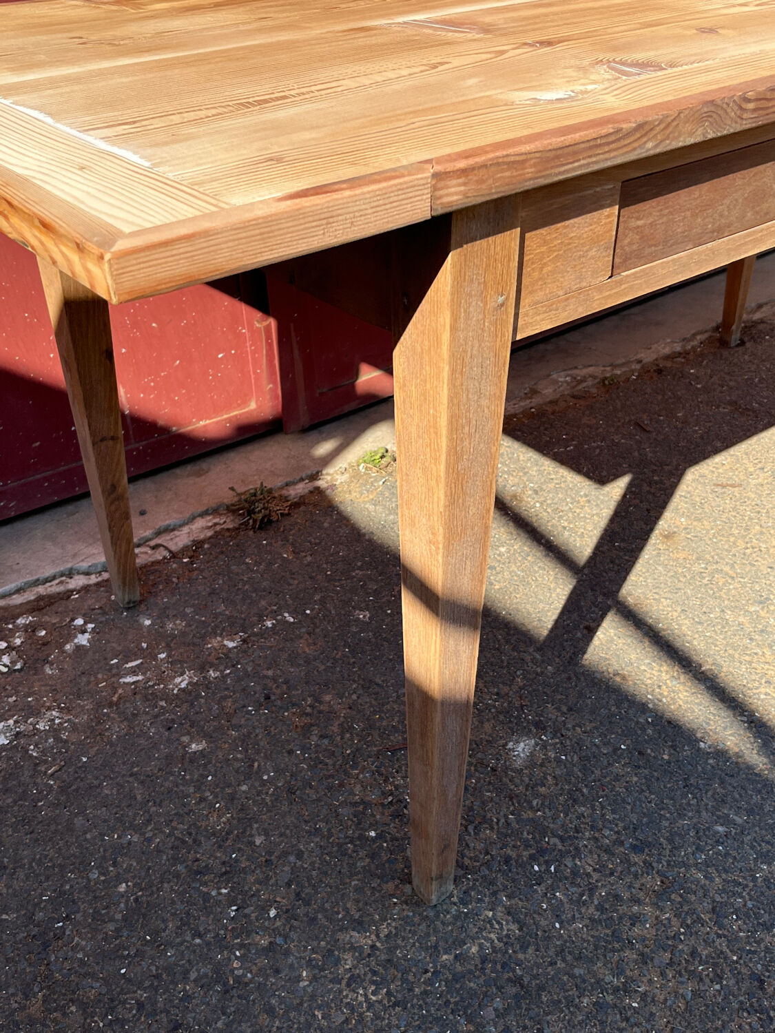 Spindle leg farm table