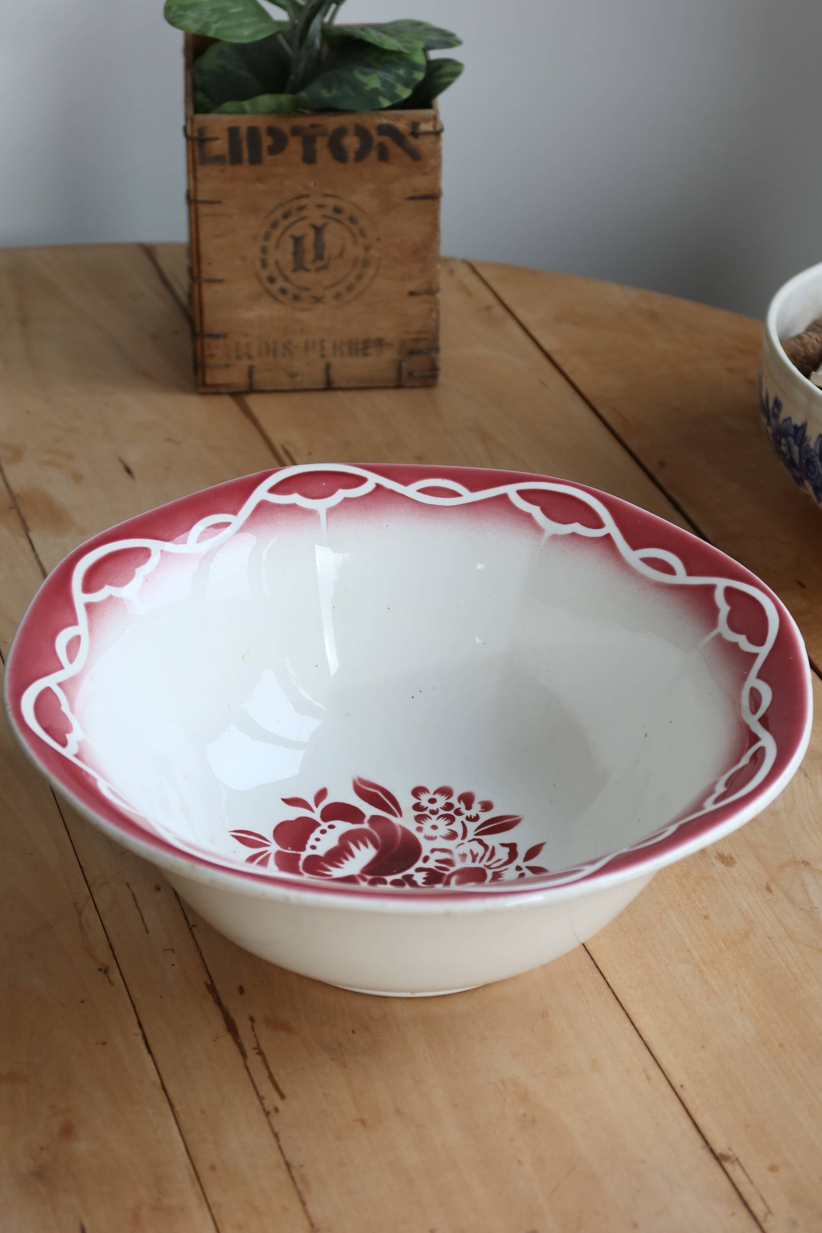 Vintage earthenware salad bowl from Digoin Sarreguemines, model Odette.
