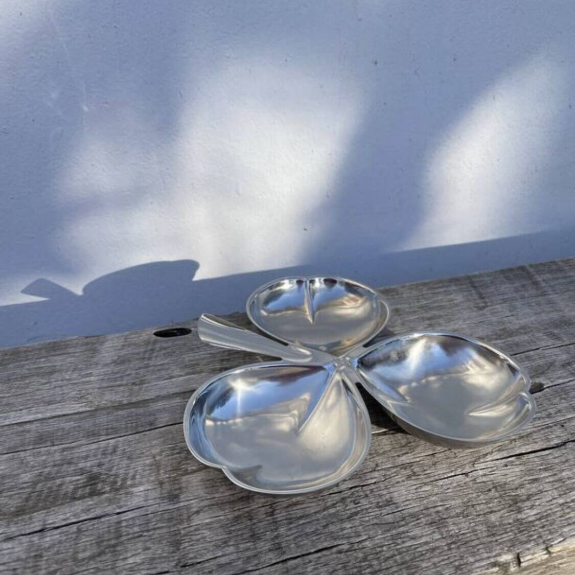 Silver-plated metal clover-shaped trinket dish or tray