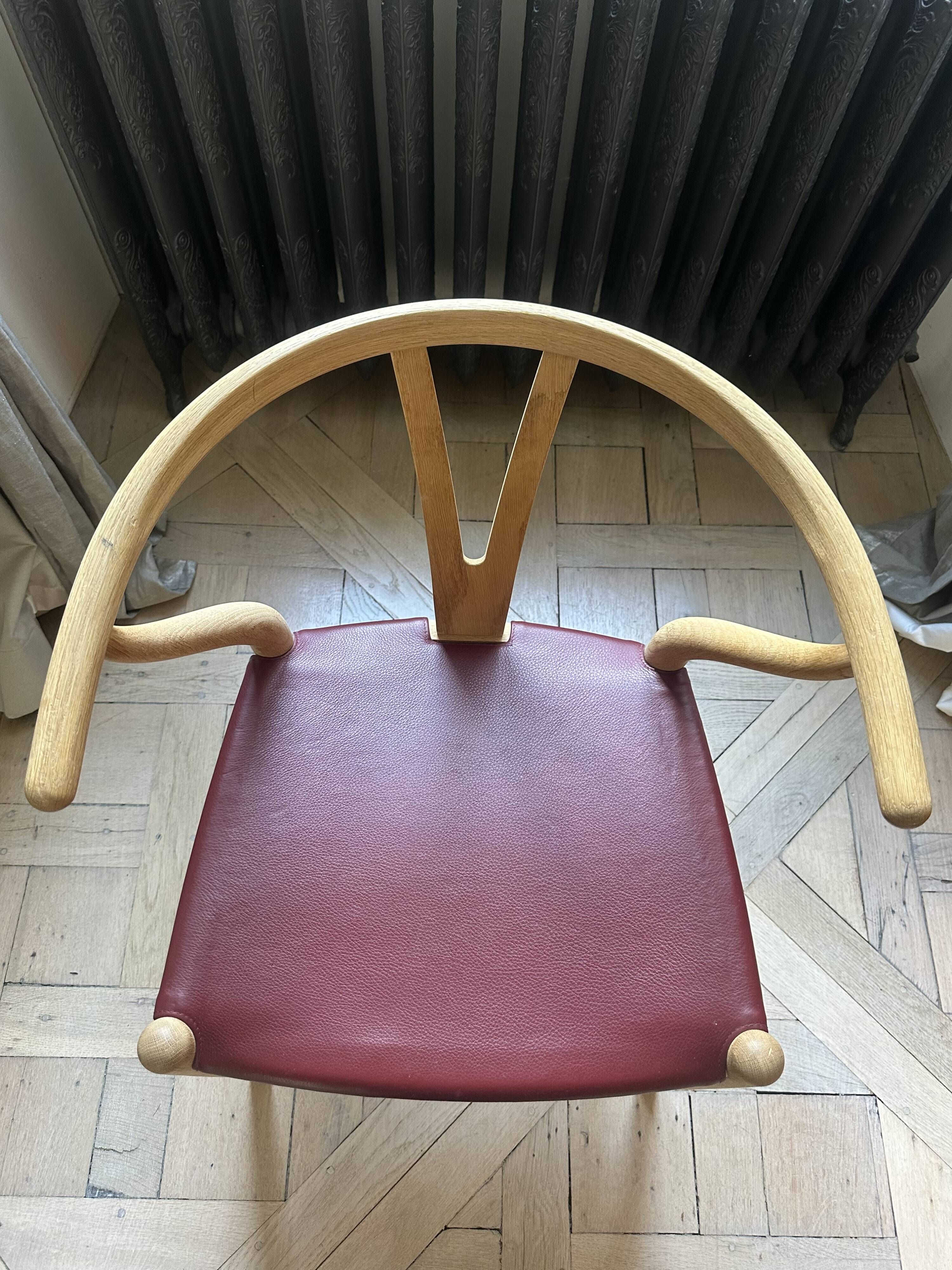 CH24 Wishbone Chair by Hans J. Wegner by Carl Hansen & Søn