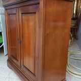 Small buffet with 2 doors