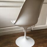 Tulip chair by Eero Saarinen for Knoll International