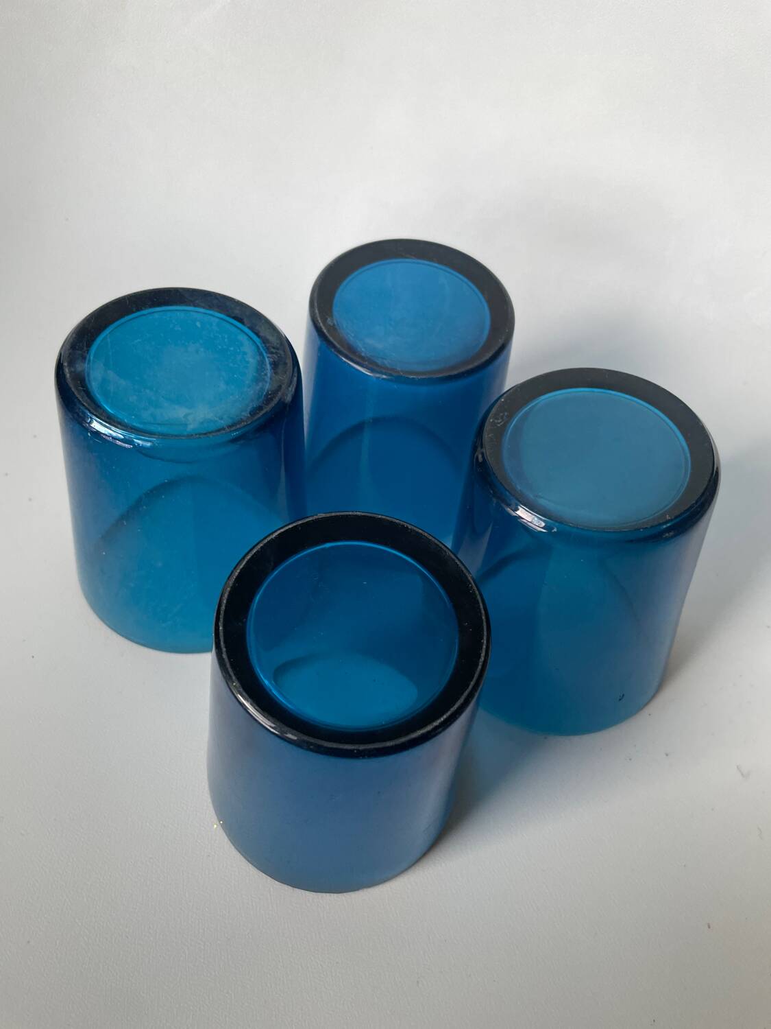 Lot 4 verres Orrefors Fuga Bleus