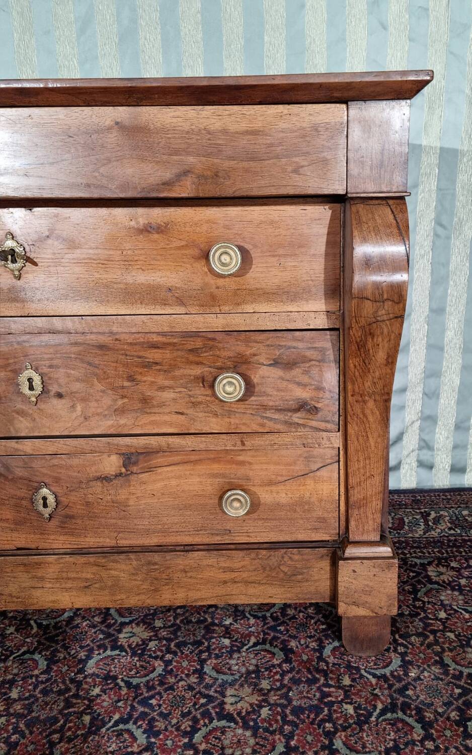 Restoration Walnut Chest of Drawers, 19th Century - Louis Style