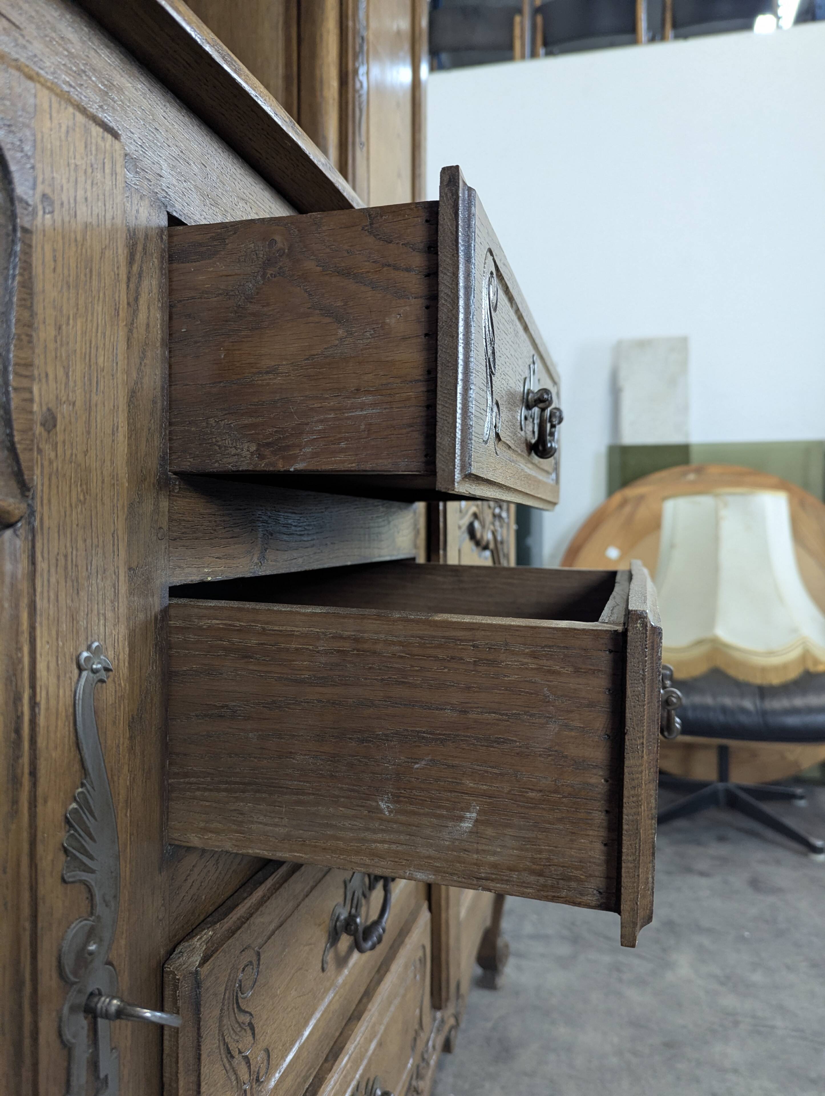 Carved Norman buffet Neo-rustic