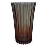 Vase en verre fumé dentelé