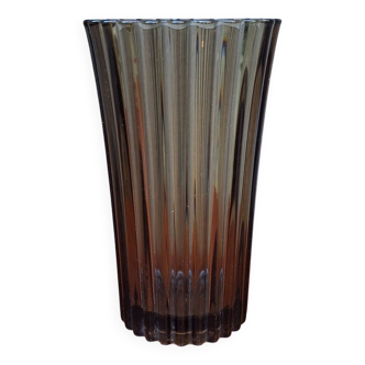 Smoked glass vase with lace