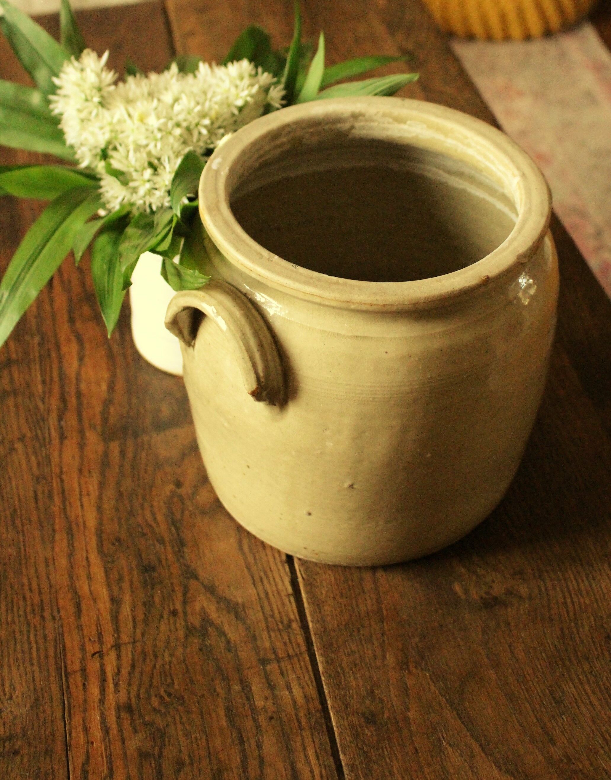 Grey glazed stoneware pot two handles 5 L
