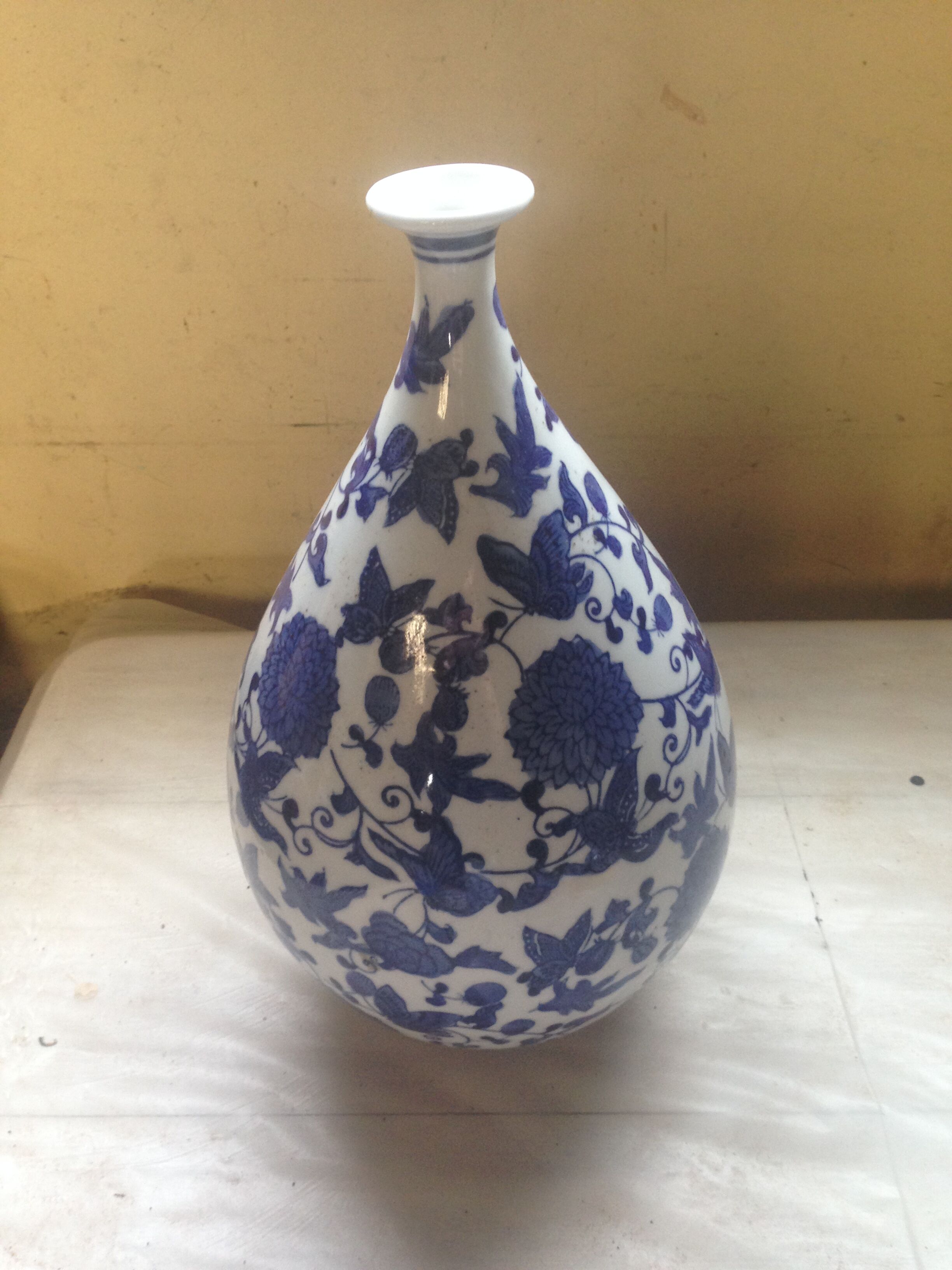 Blue pattern vase