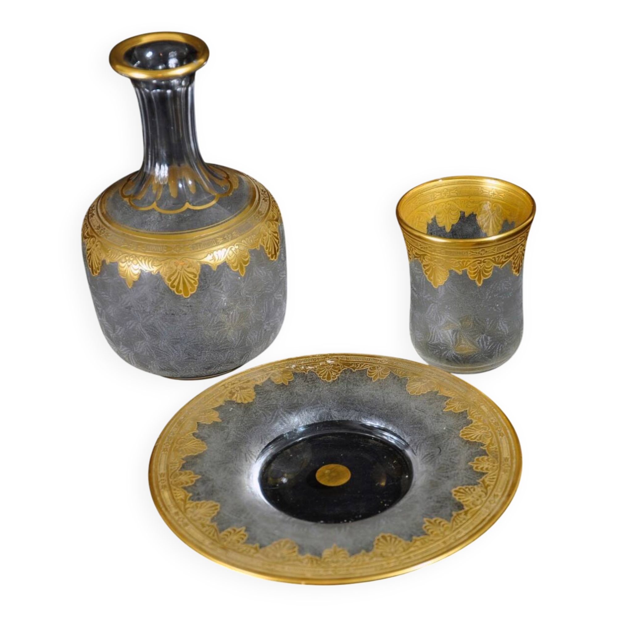 Service de nuit en cristal gravé et dorure, XIXe siècle