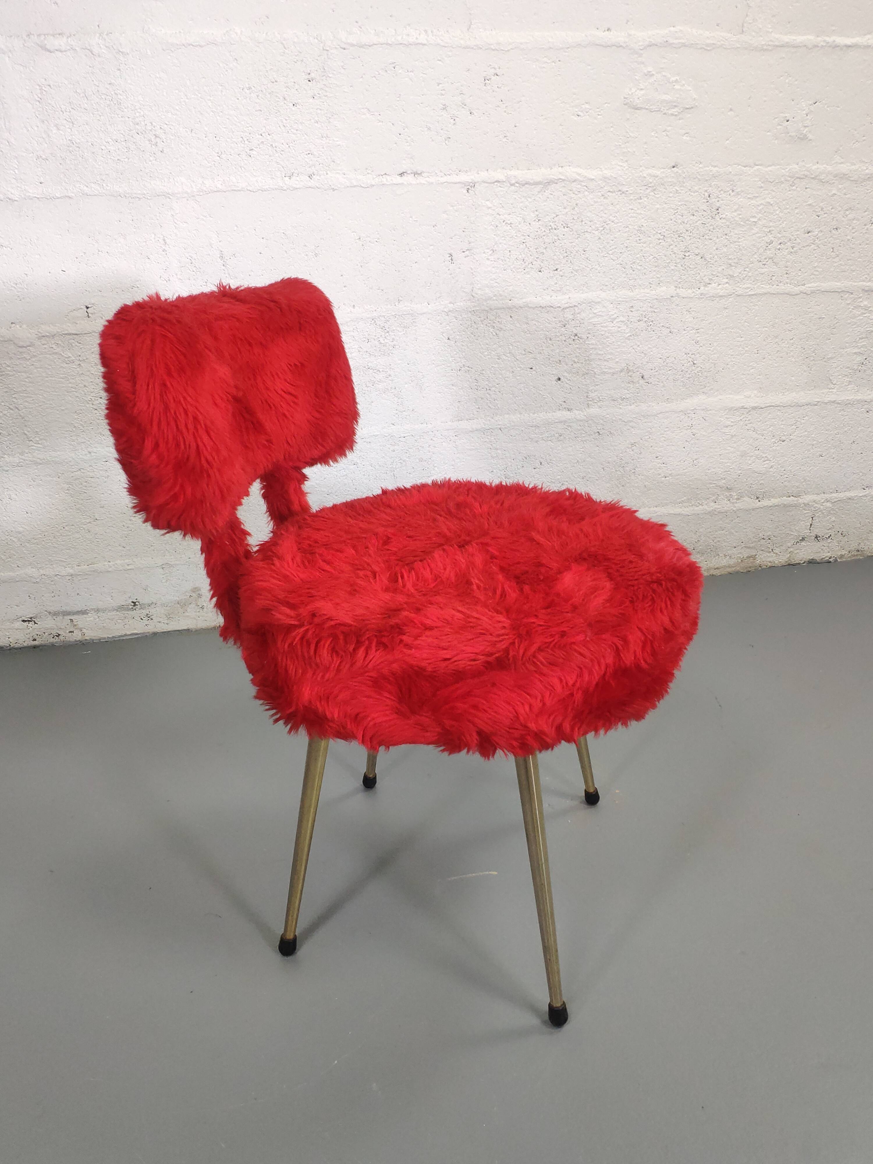 Vintage red moumoute chair golden feet