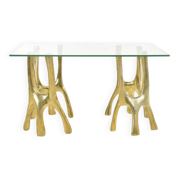 Table basse sculpturale en bronze doré