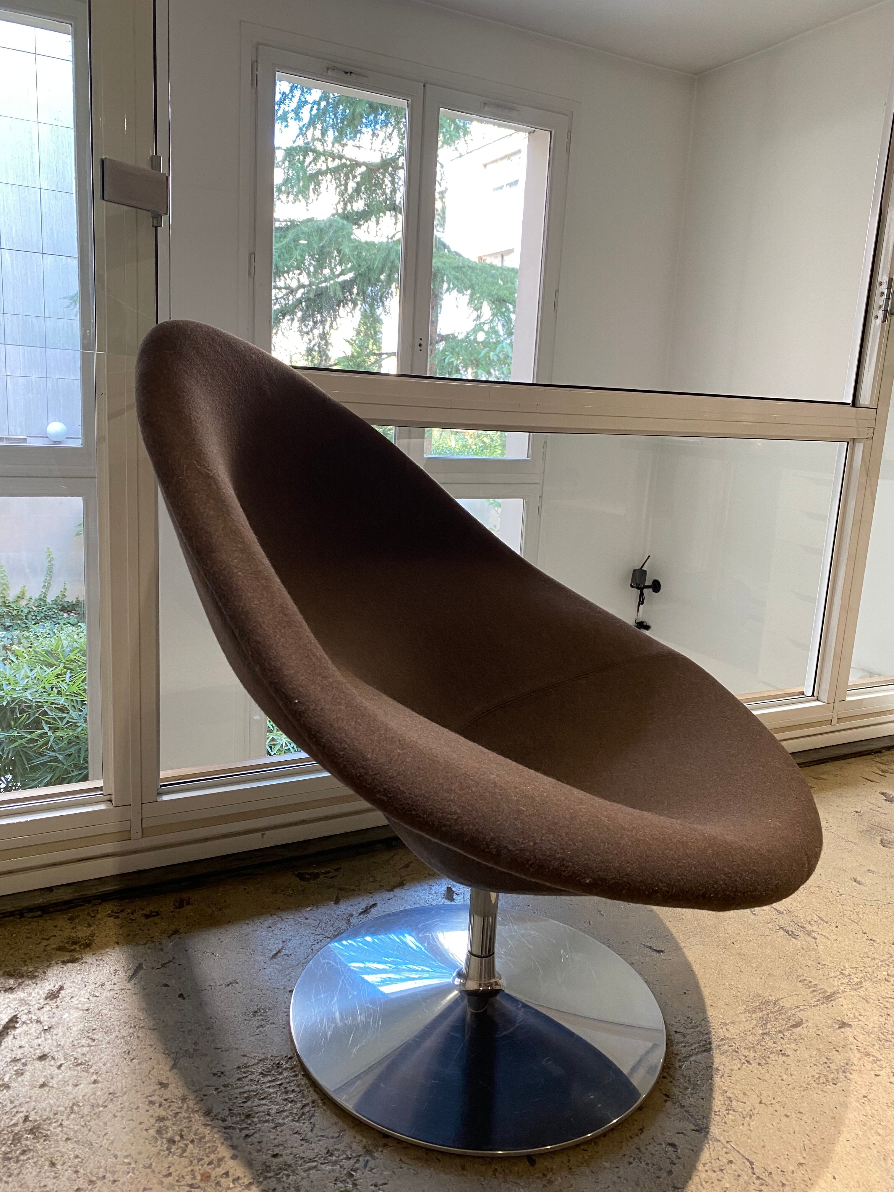 Globe armchair with ottoman by Pierre Paulin for Artifort