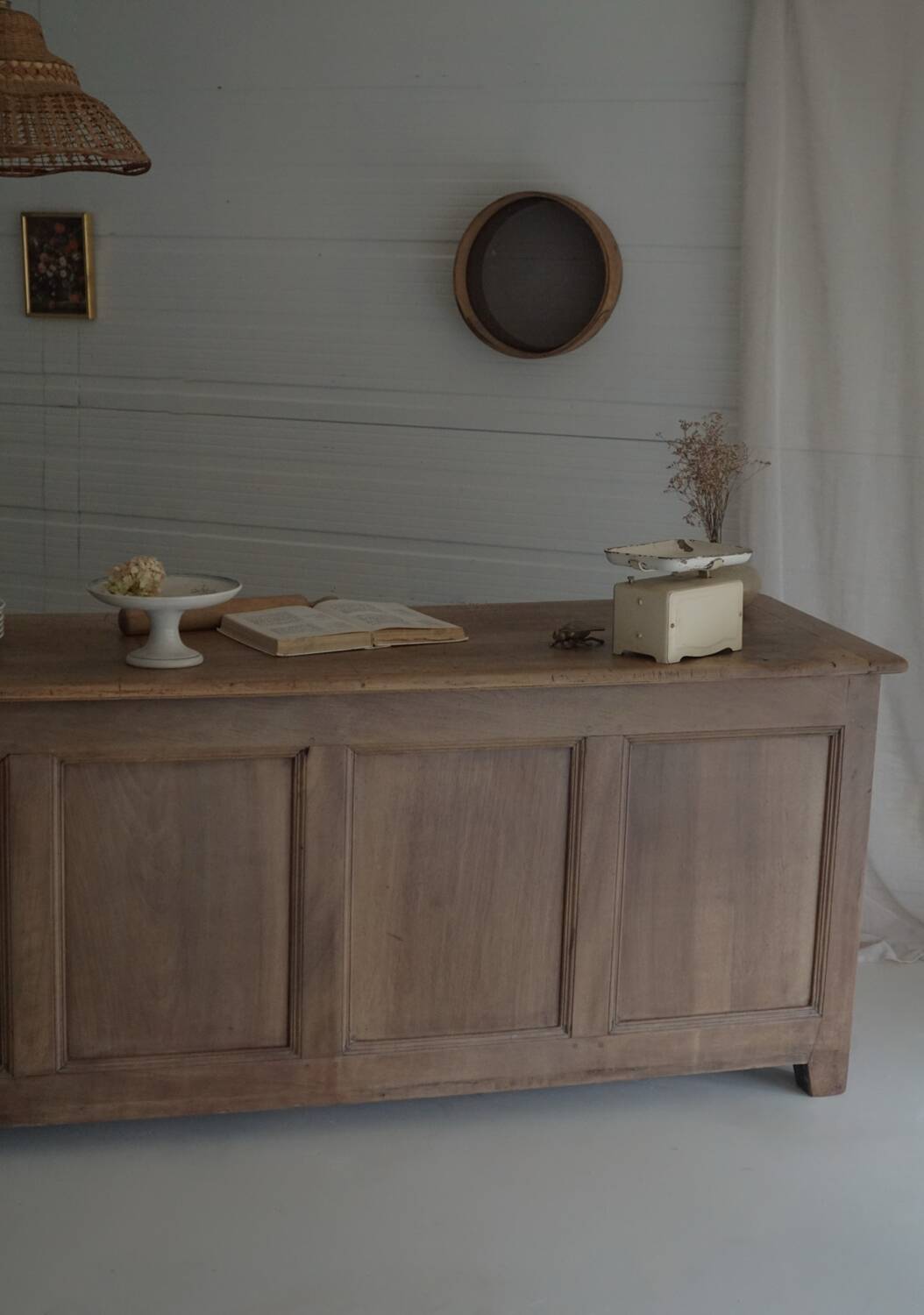 Old trading counter in solid oak – 19th century trade furniture
