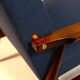 Fauteuil Vintage en Laine Bleu Marine Bois Couleur Noyer