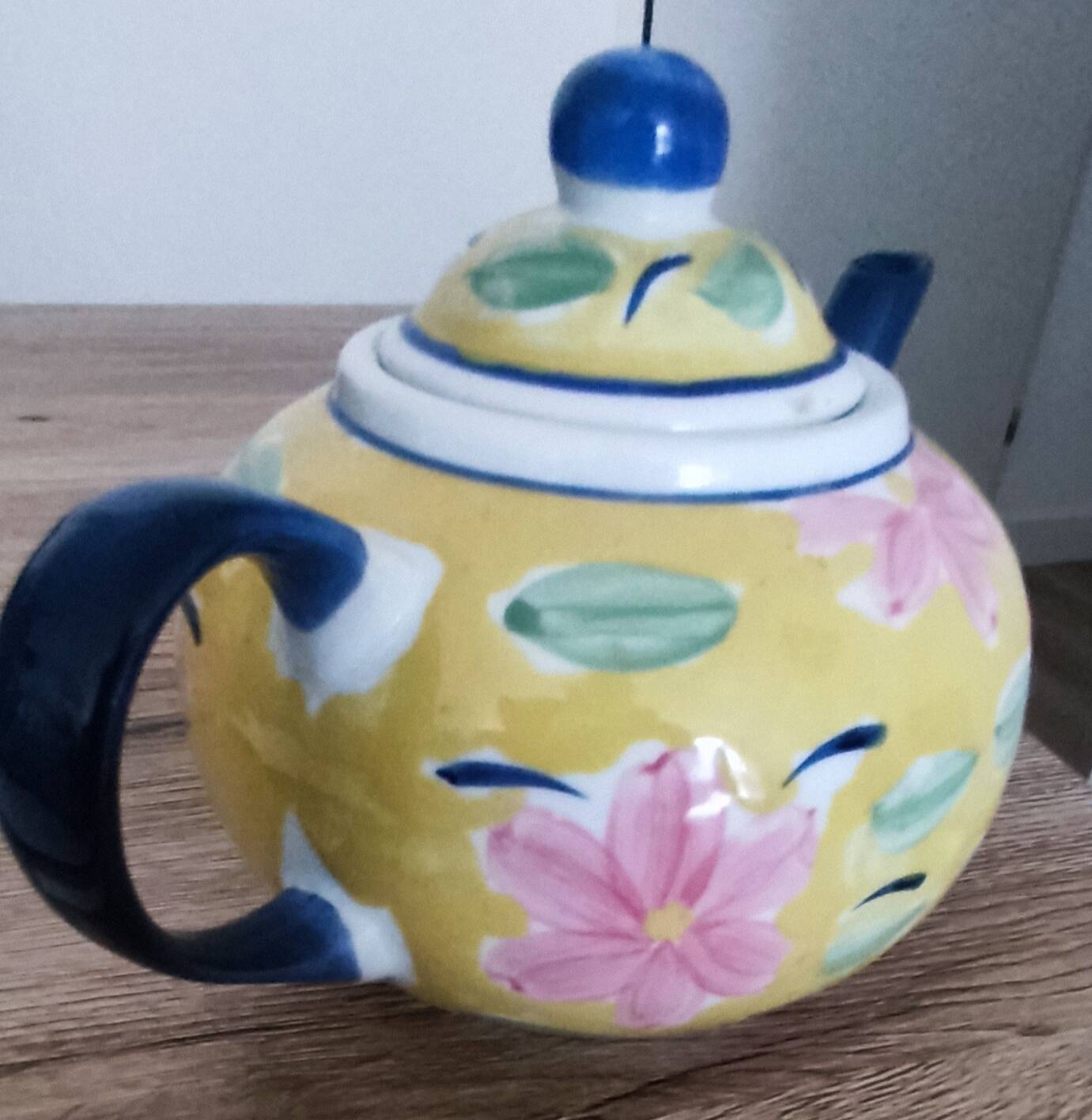 Teapot and milk jug