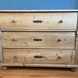 Pant chest of drawers