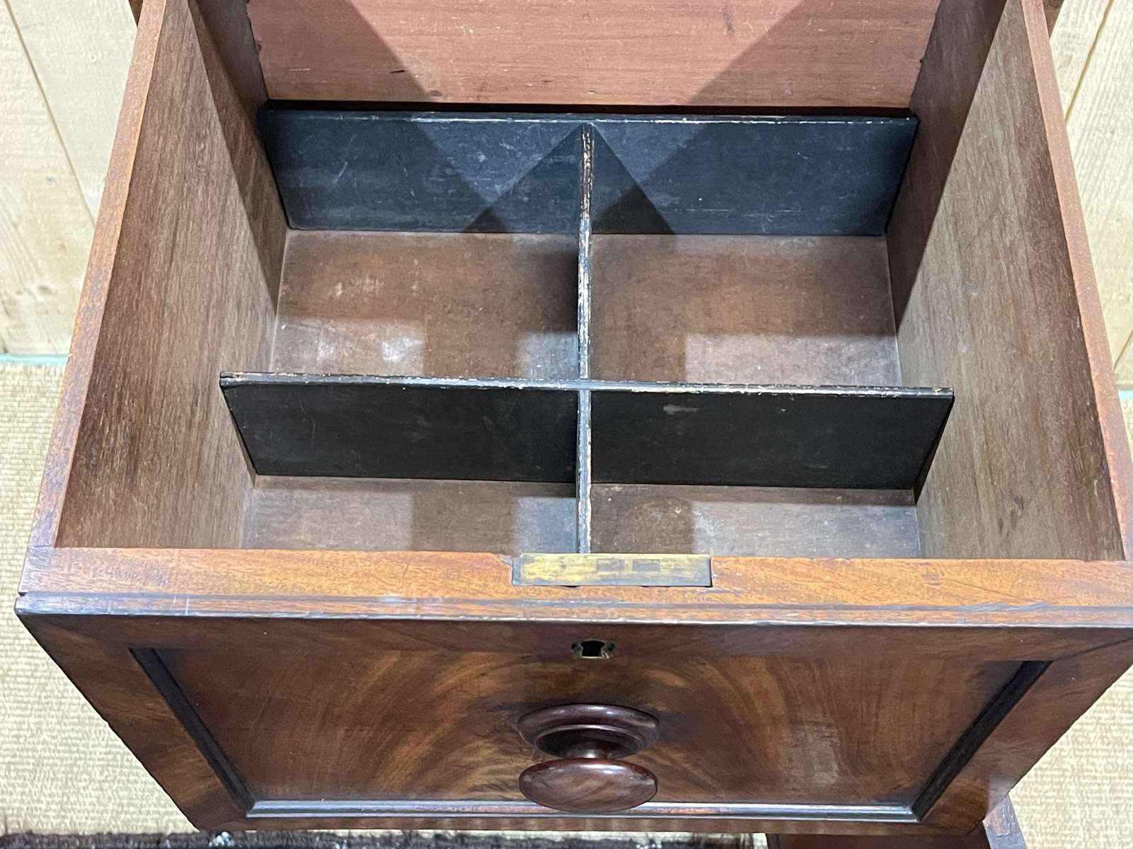 Confiturier Victorien en acajou XIXème