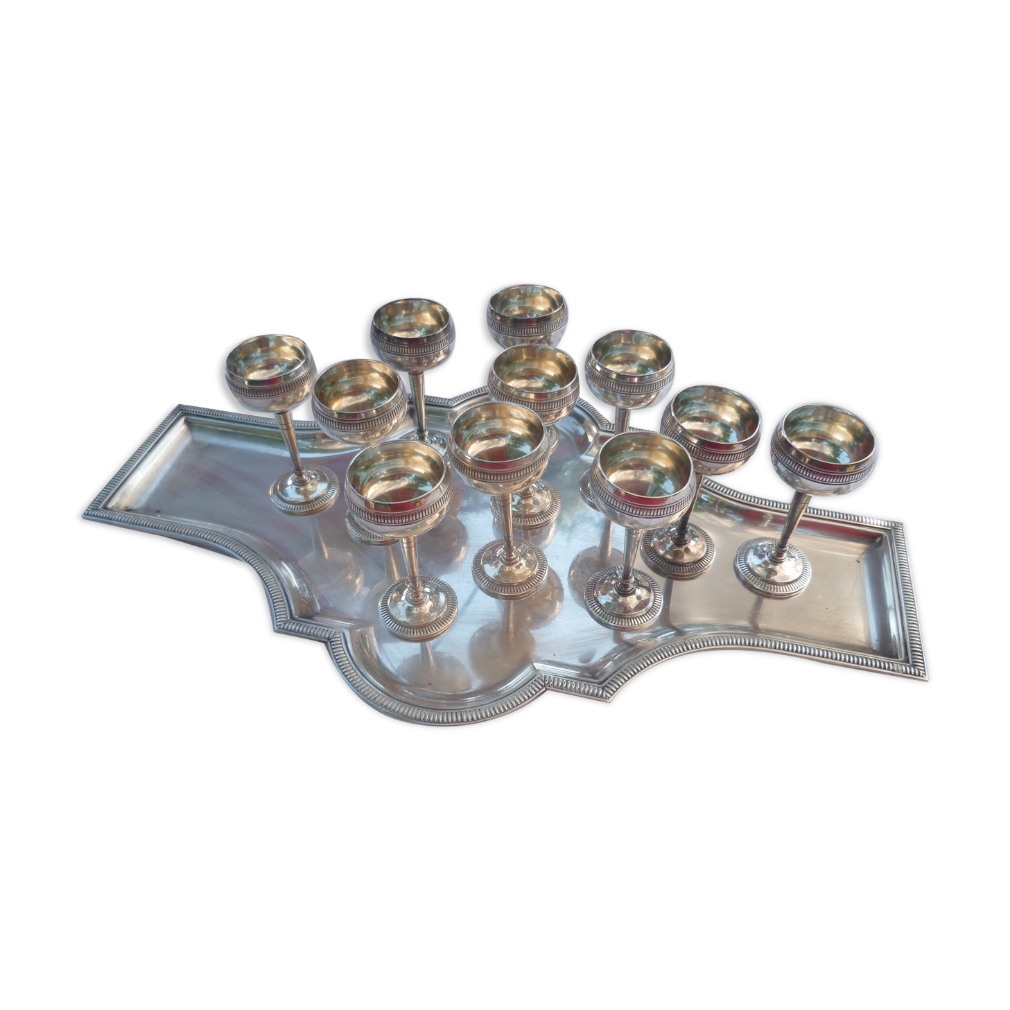 SERVICE A LIQUEUR /VERRINES IN MET. ARGENTE 11 VERRES HIS PLATEAU decoration godrons