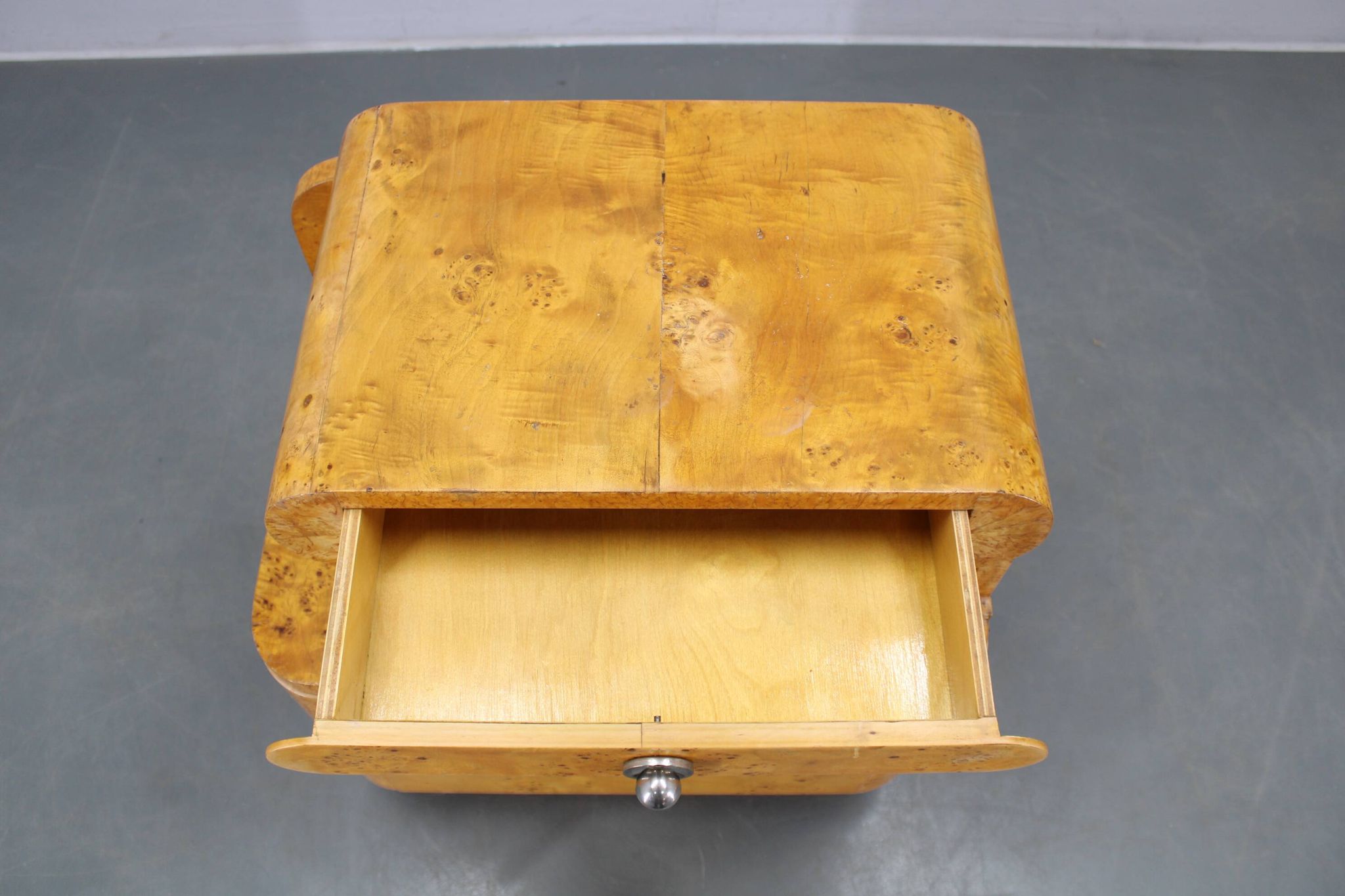 Pair of Art Deco burl wood nightstands, Czechoslovakia, 1940s