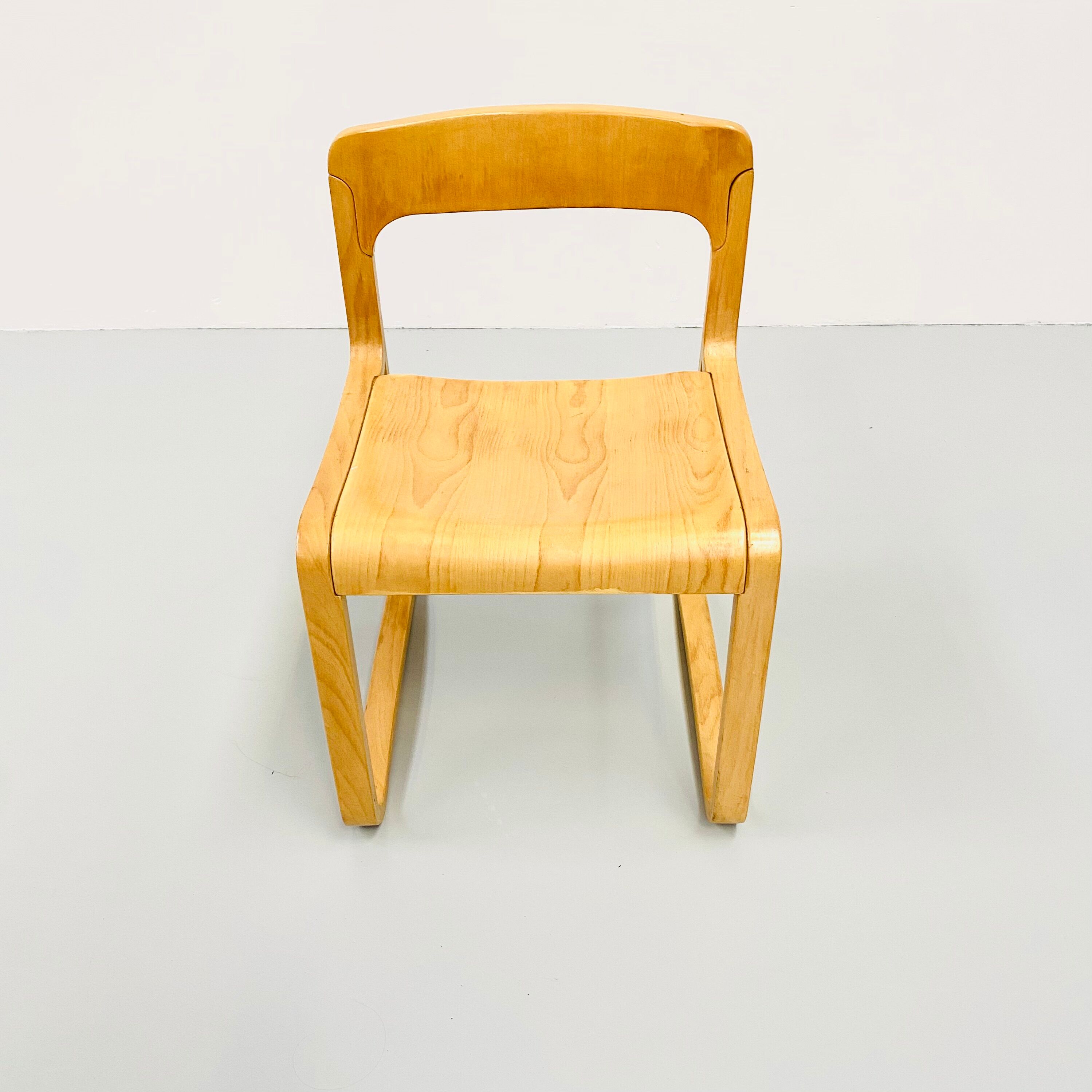 Lot de 4 chaises traîneau italiennes d'époque en hêtre contreplaqué moulé
