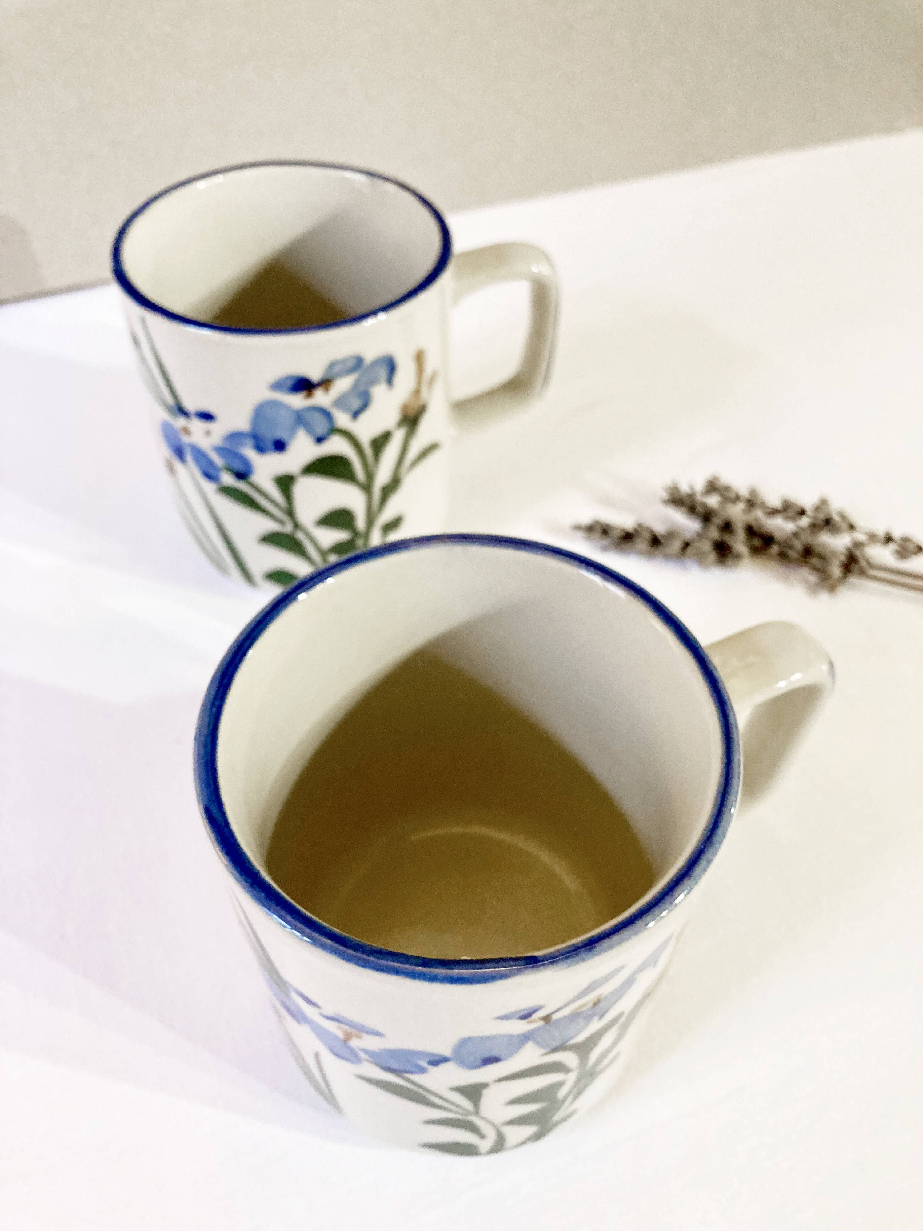Pair of hand-painted Chinese ceramic mugs