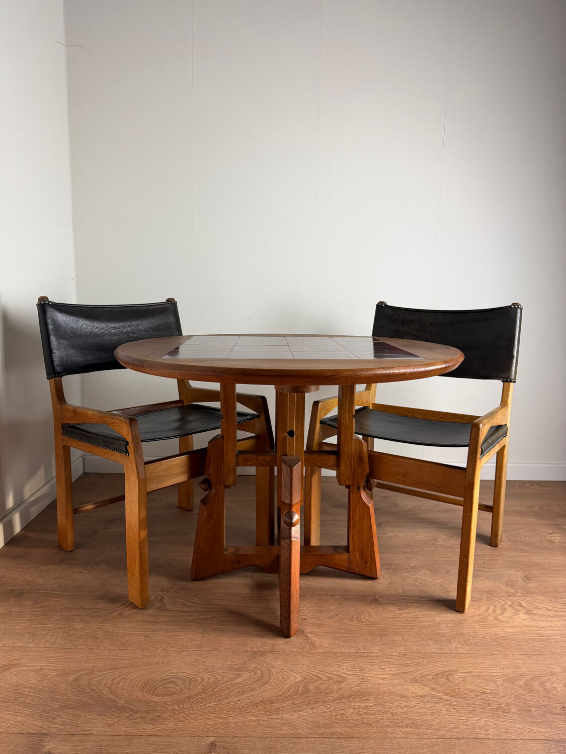 Height-adjustable table in oak and ceramic – Guillerme & Chambron, France