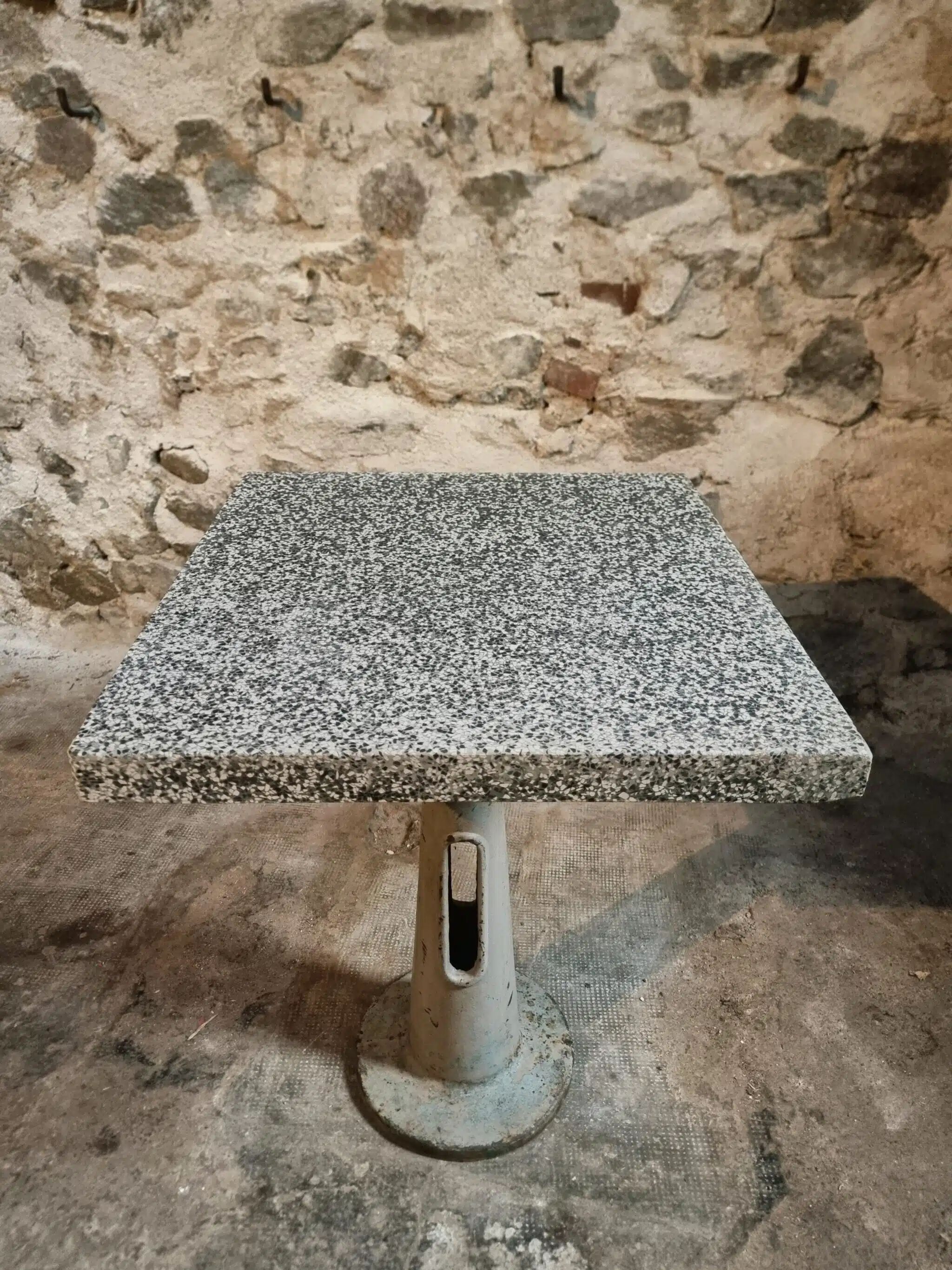 Table de bistrot de jardin industrielle avec plateau en terrazzo, France, milieu du XXe siècle