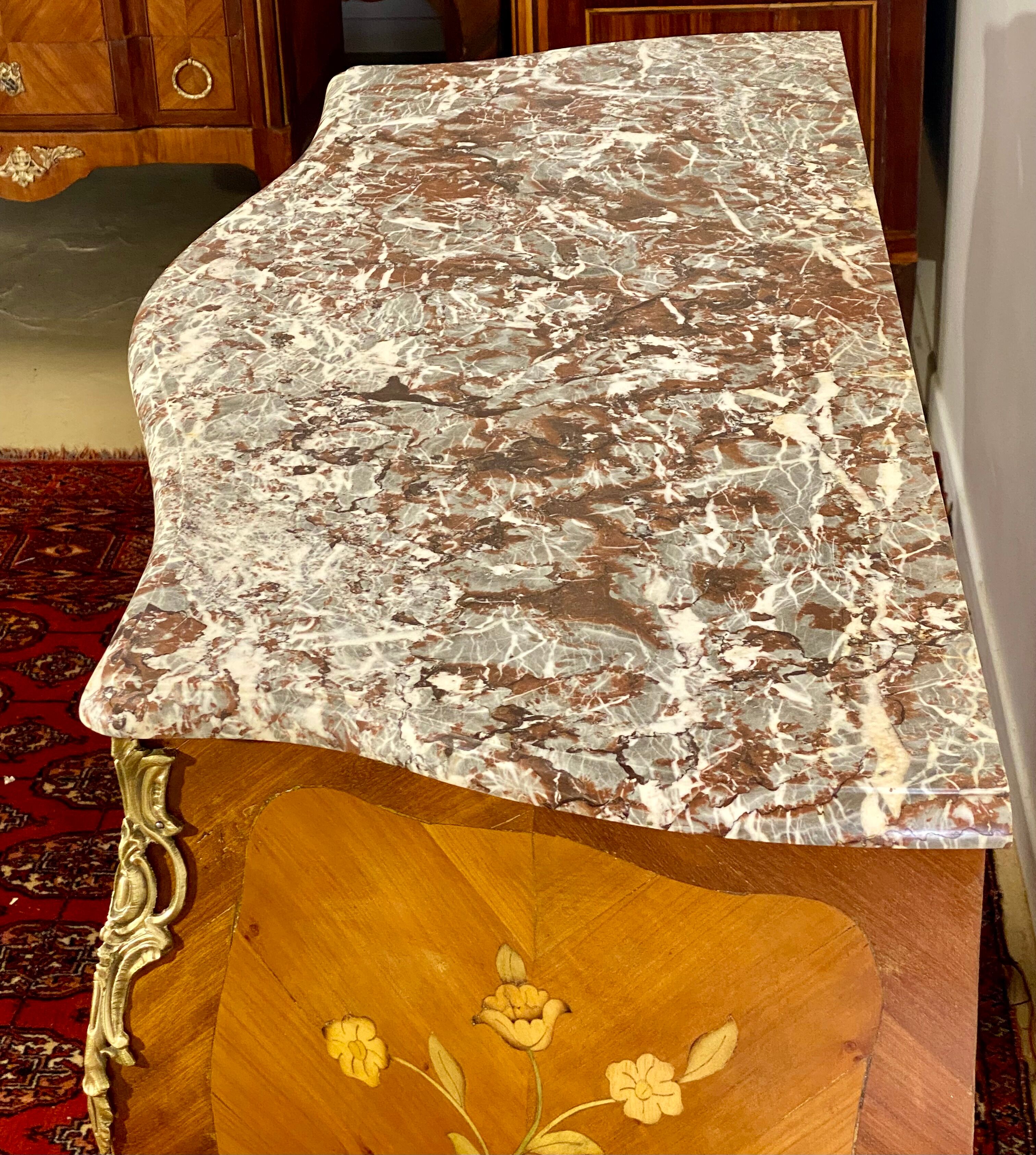 Chest of drawers Frying pan with floral decoration Louis XV style