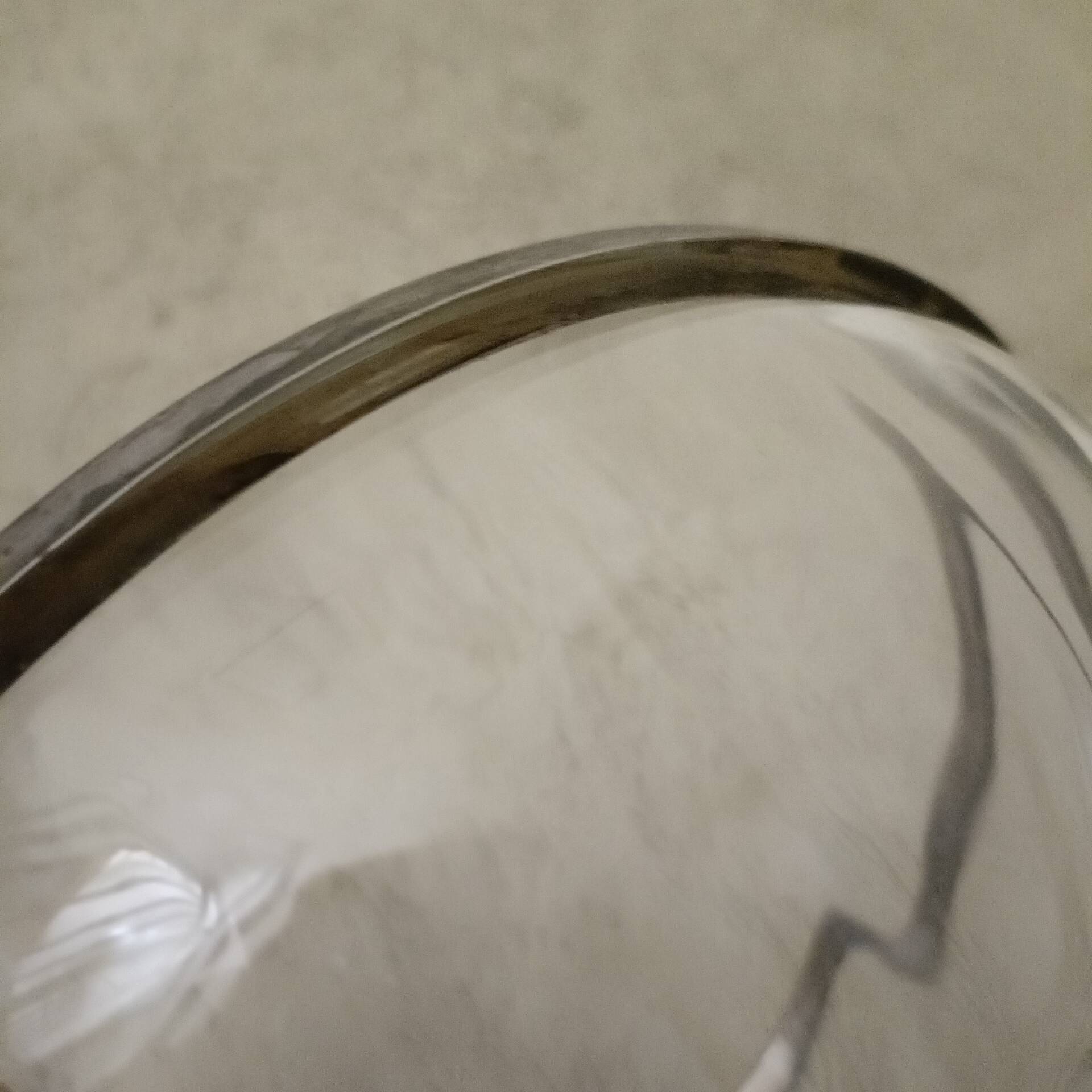 Crystal bowl with a rim