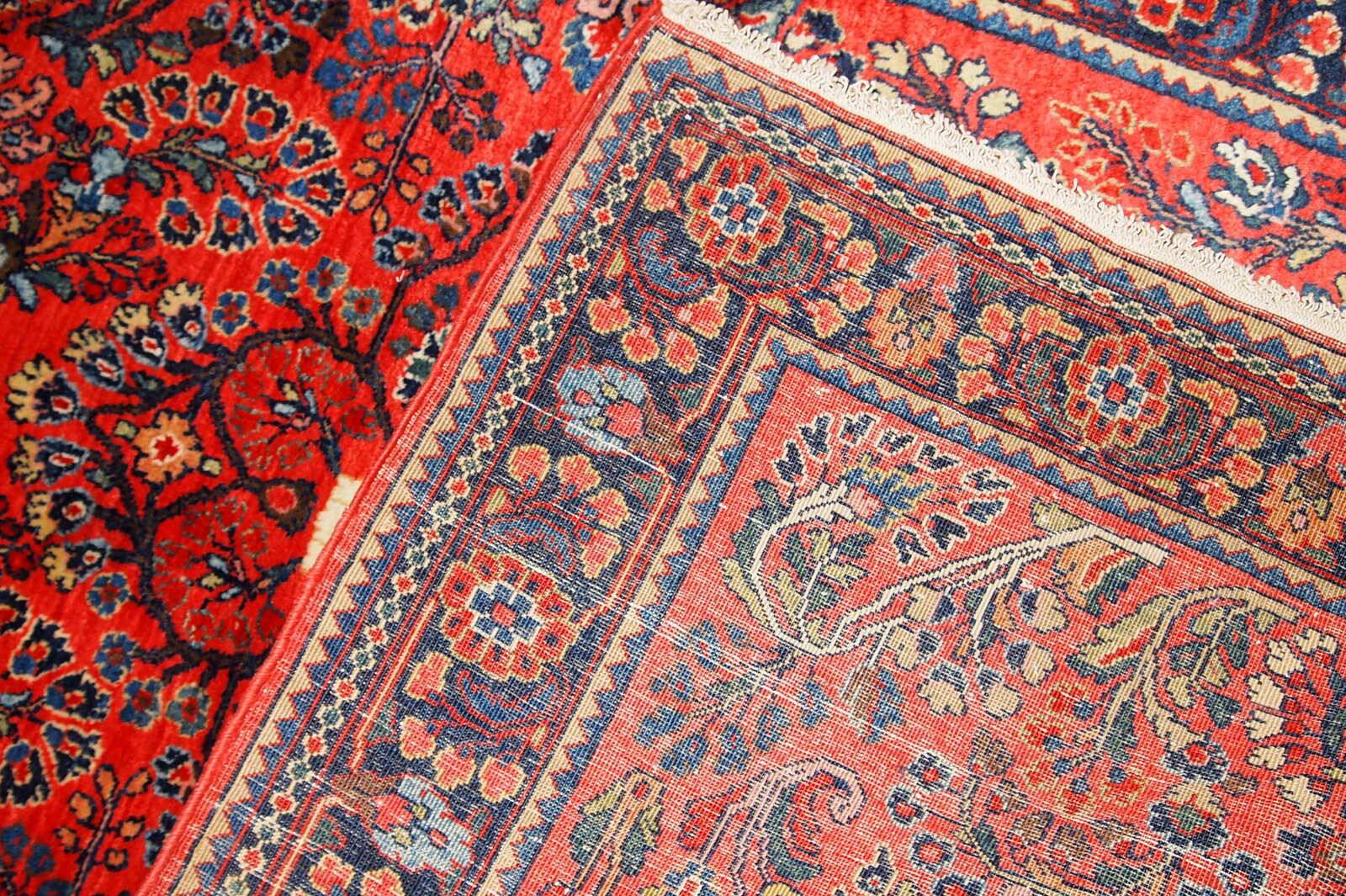 Handmade antique Persian Sarouk rug 3.2' x 5.2' (97cm x 158cm) 1920s
