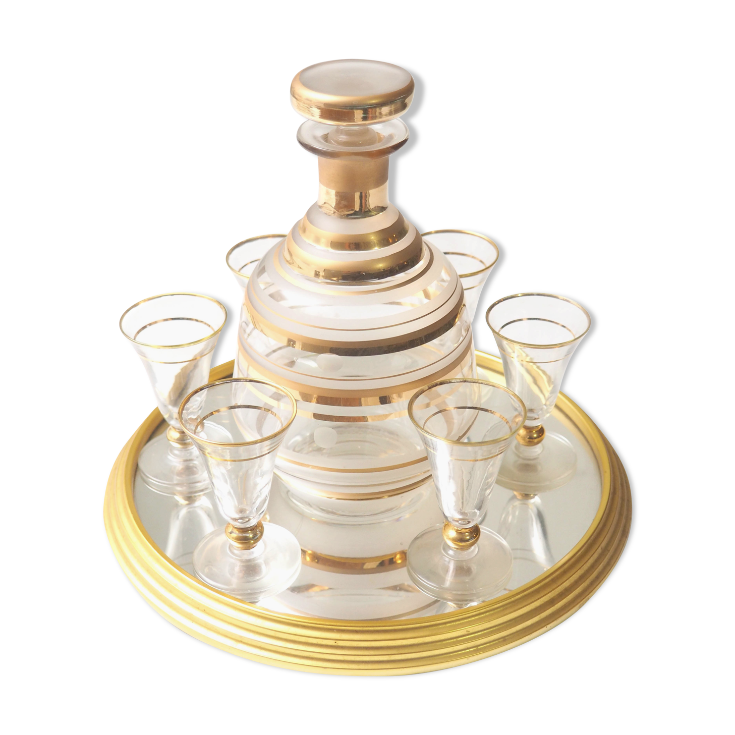 Service with cafare glasses and mirror tray