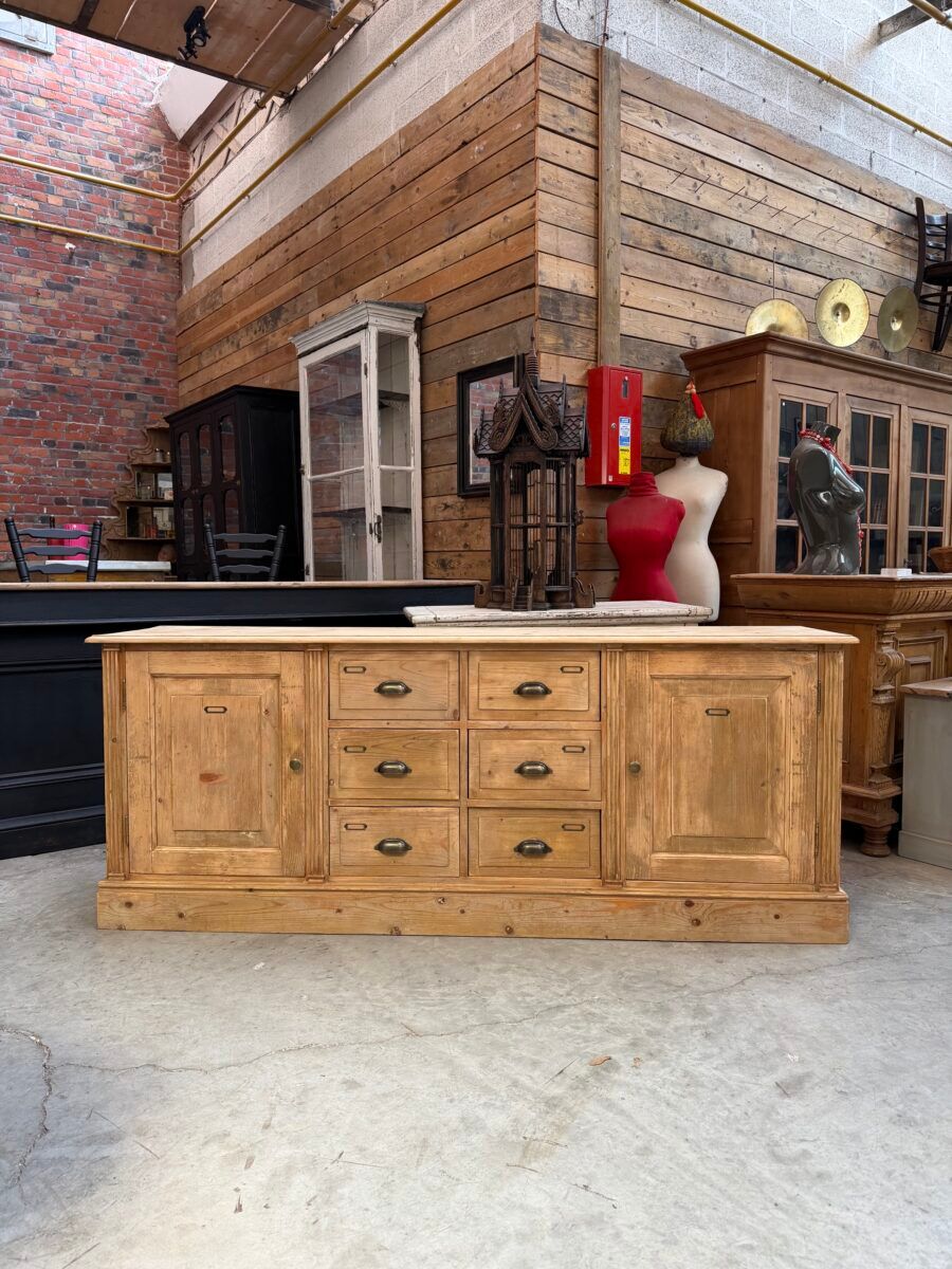 Workshop furniture made of fir.