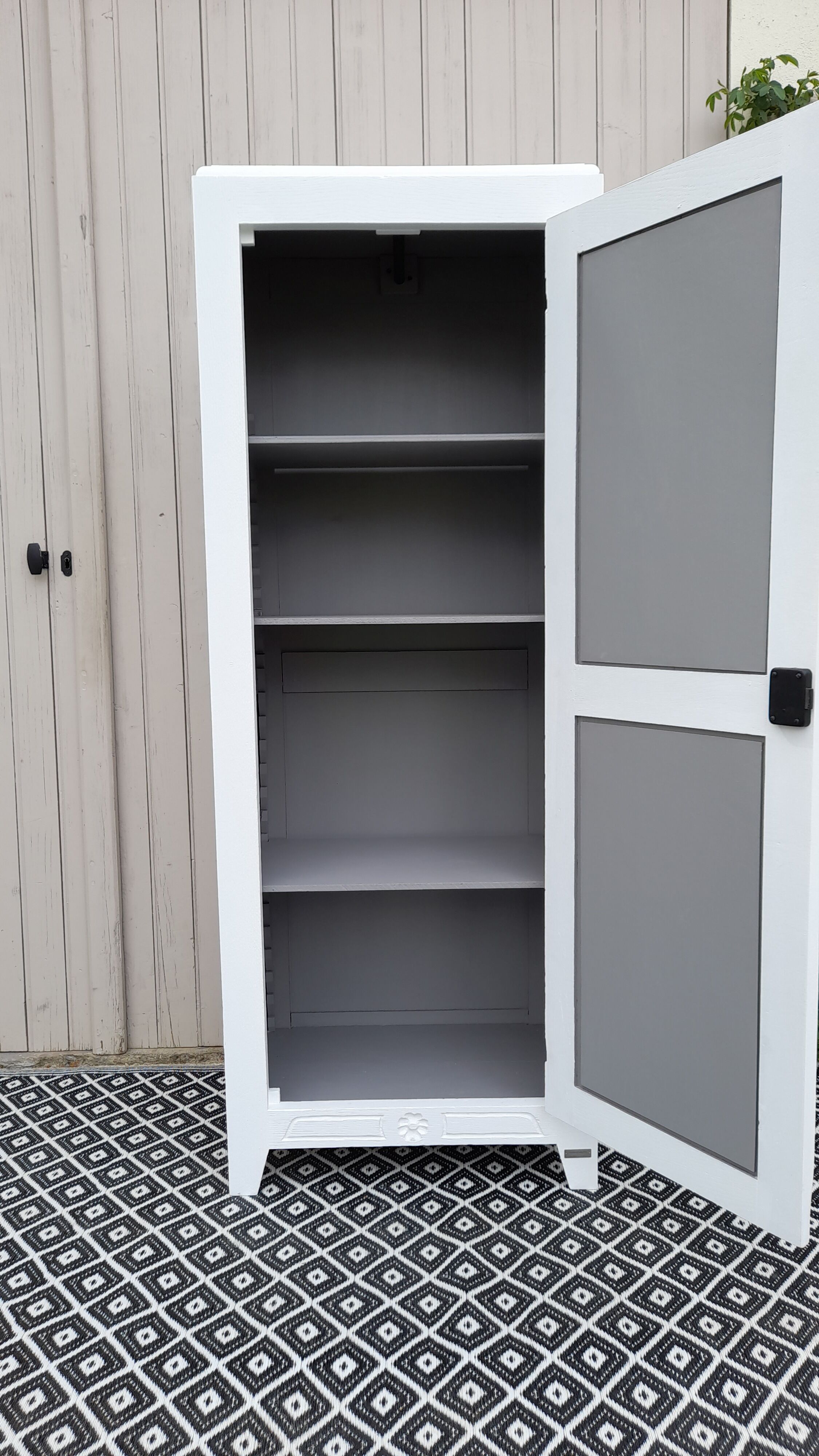 Bonnetière / Wardrobe