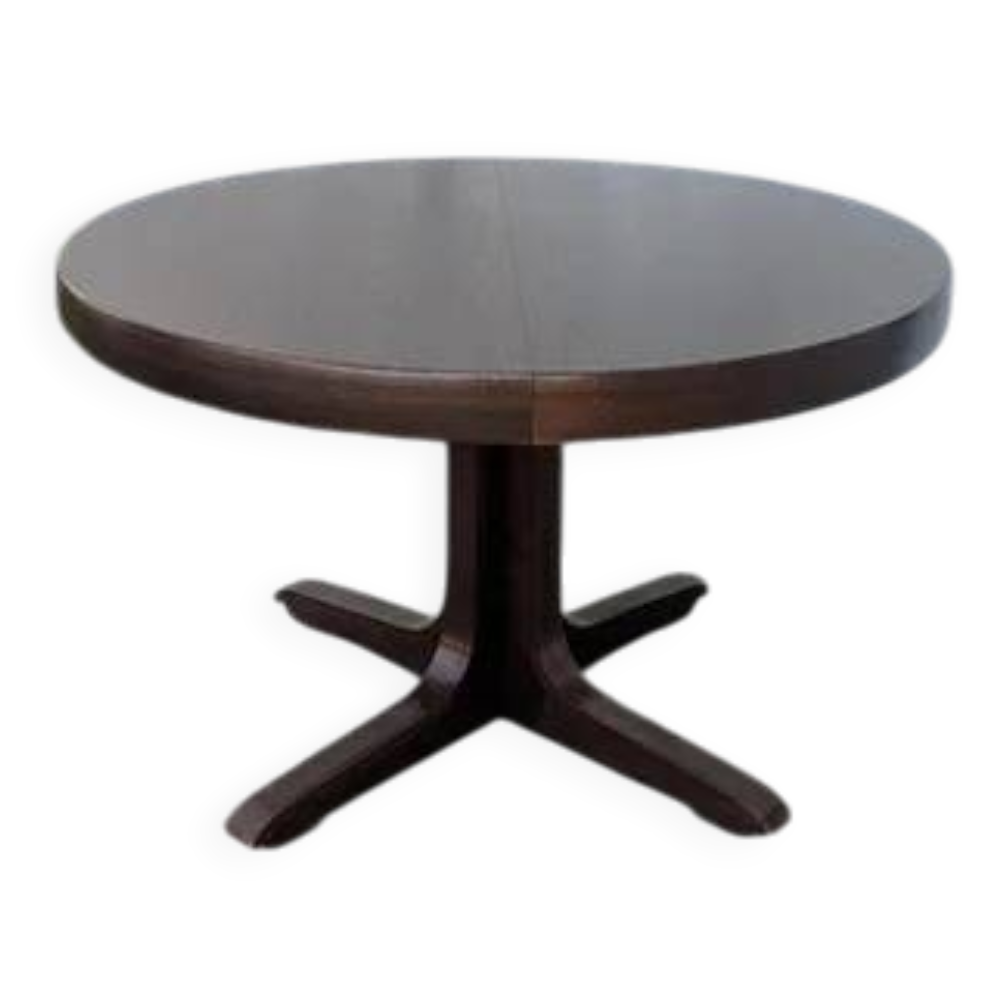 Round table with butterfly extensions