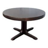 Round table with butterfly extensions