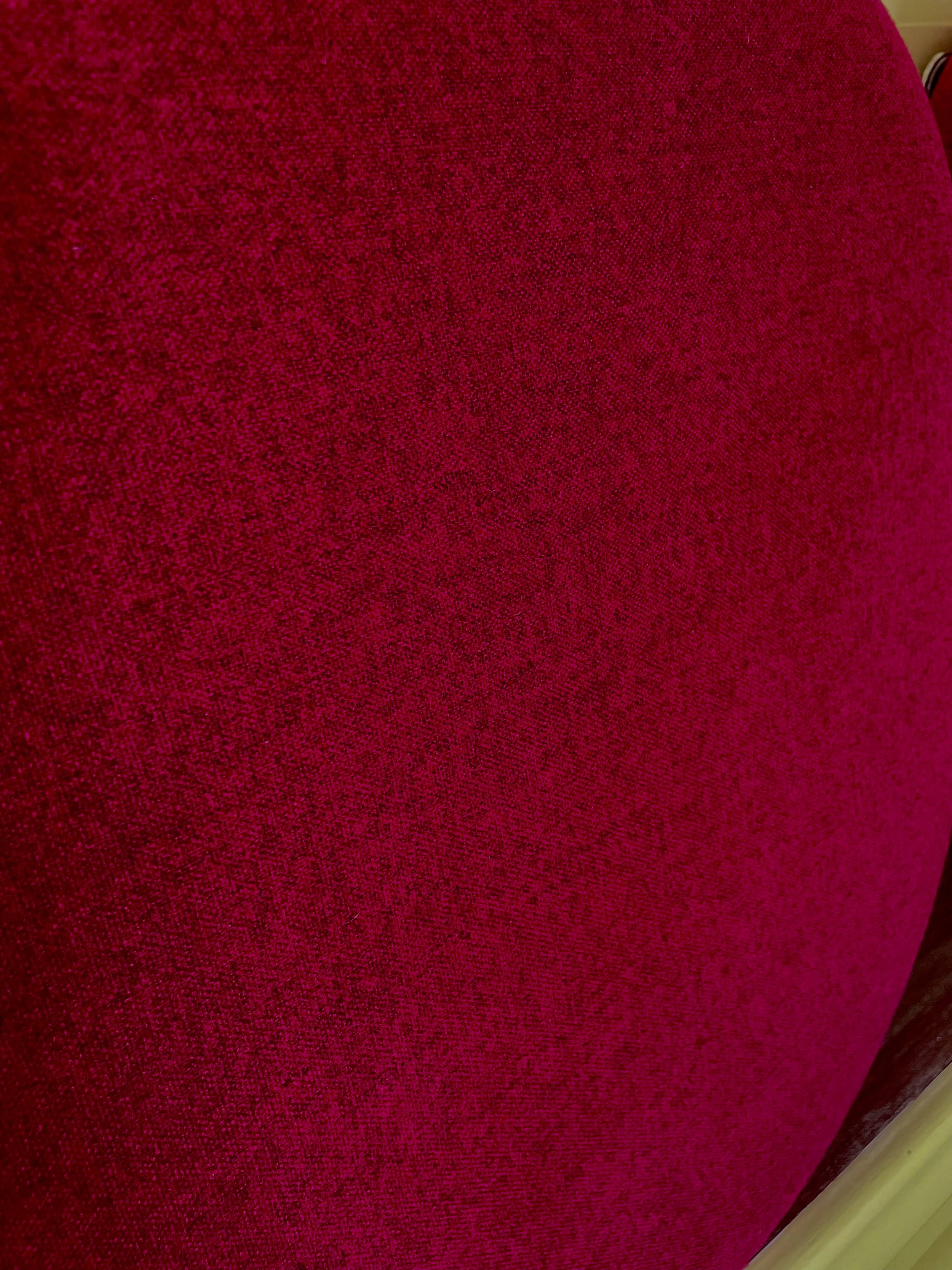 2 Saarinen tulip chairs by Knoll