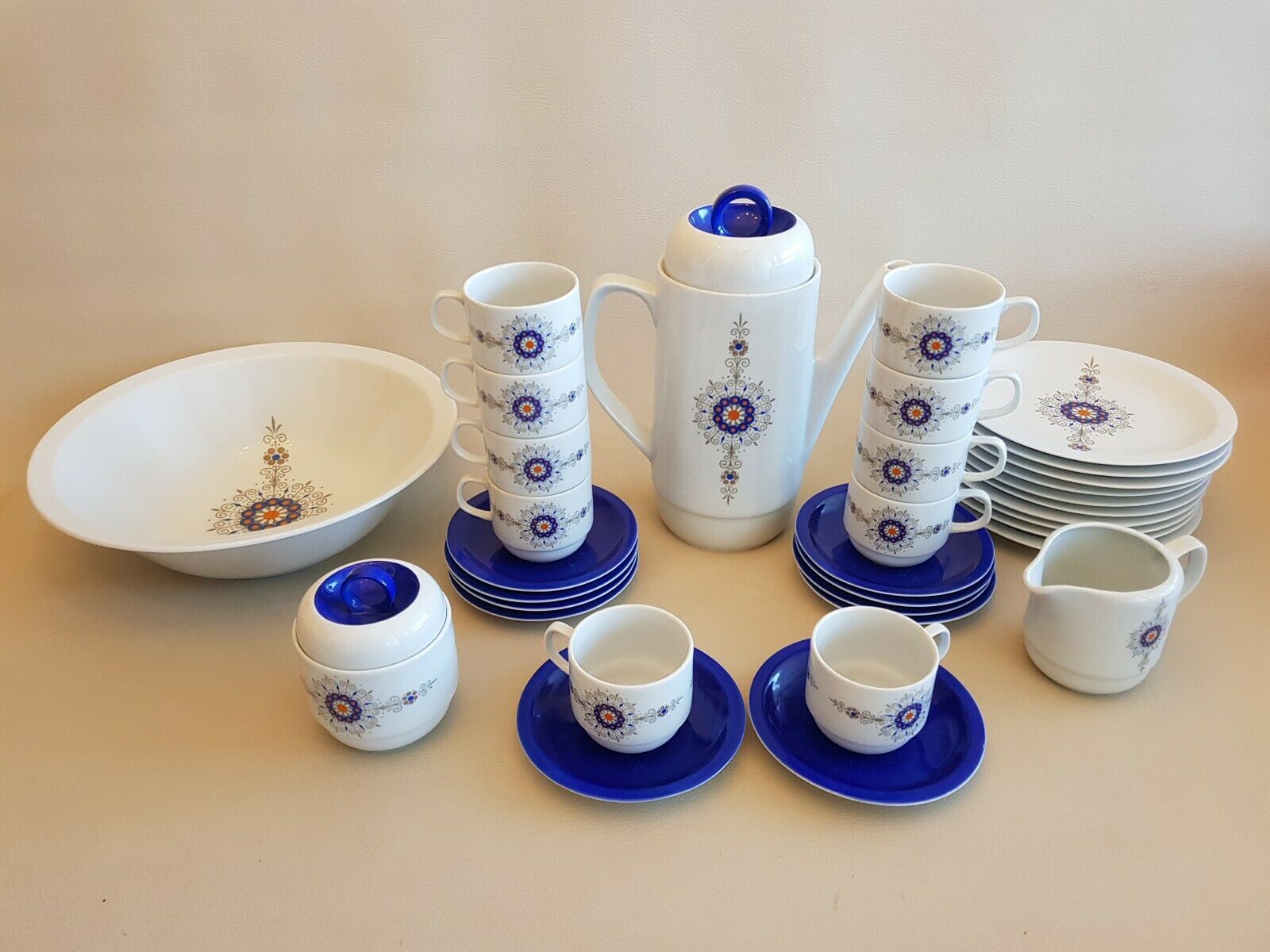 Coffee service and dessert in vintage porcelain 70s Bareuther blue décor