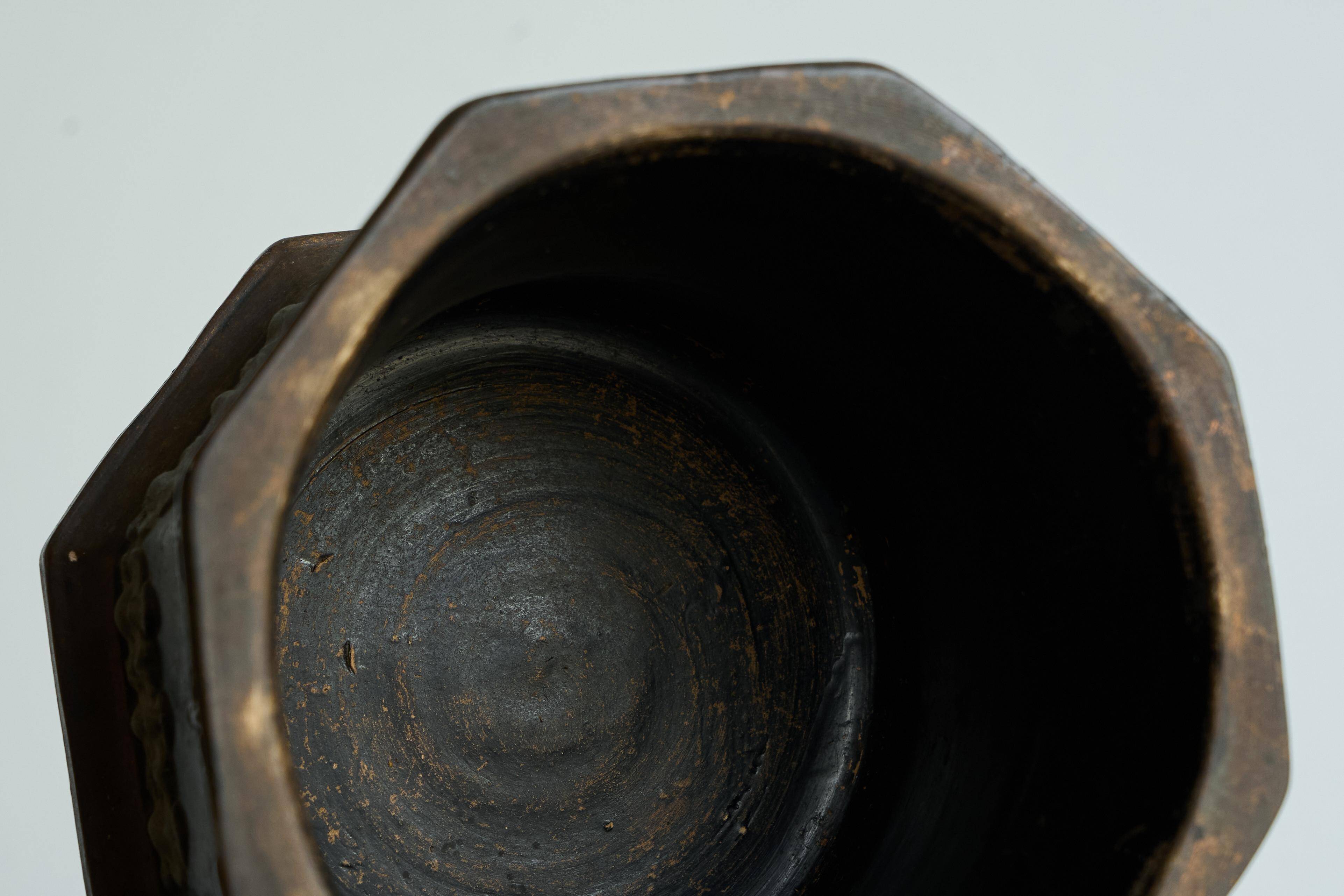 Pot à tabac ancien style néogothique XIXe siècle