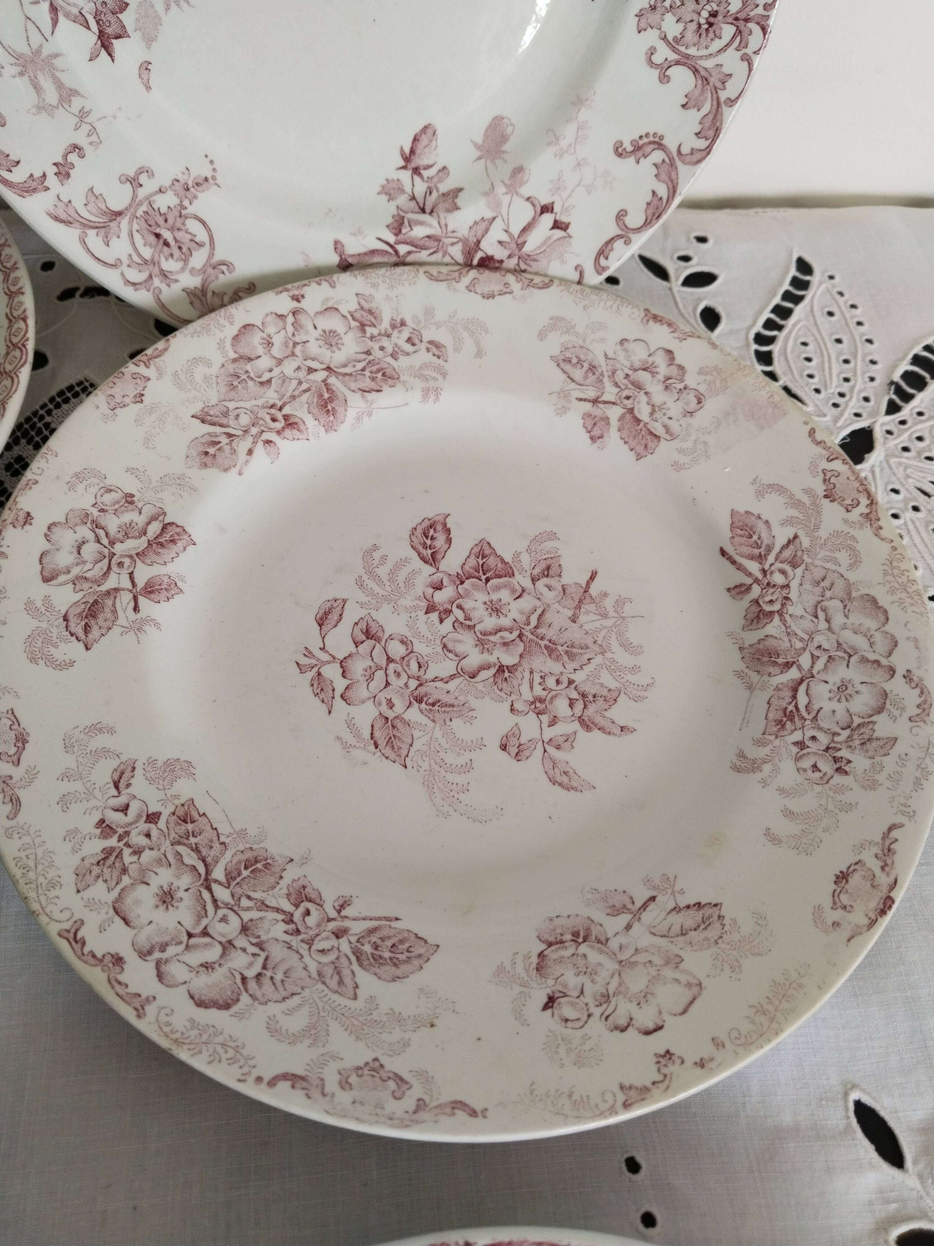 Set of 5 dinner plates in Terre de fer earthenware, red color, antique French
